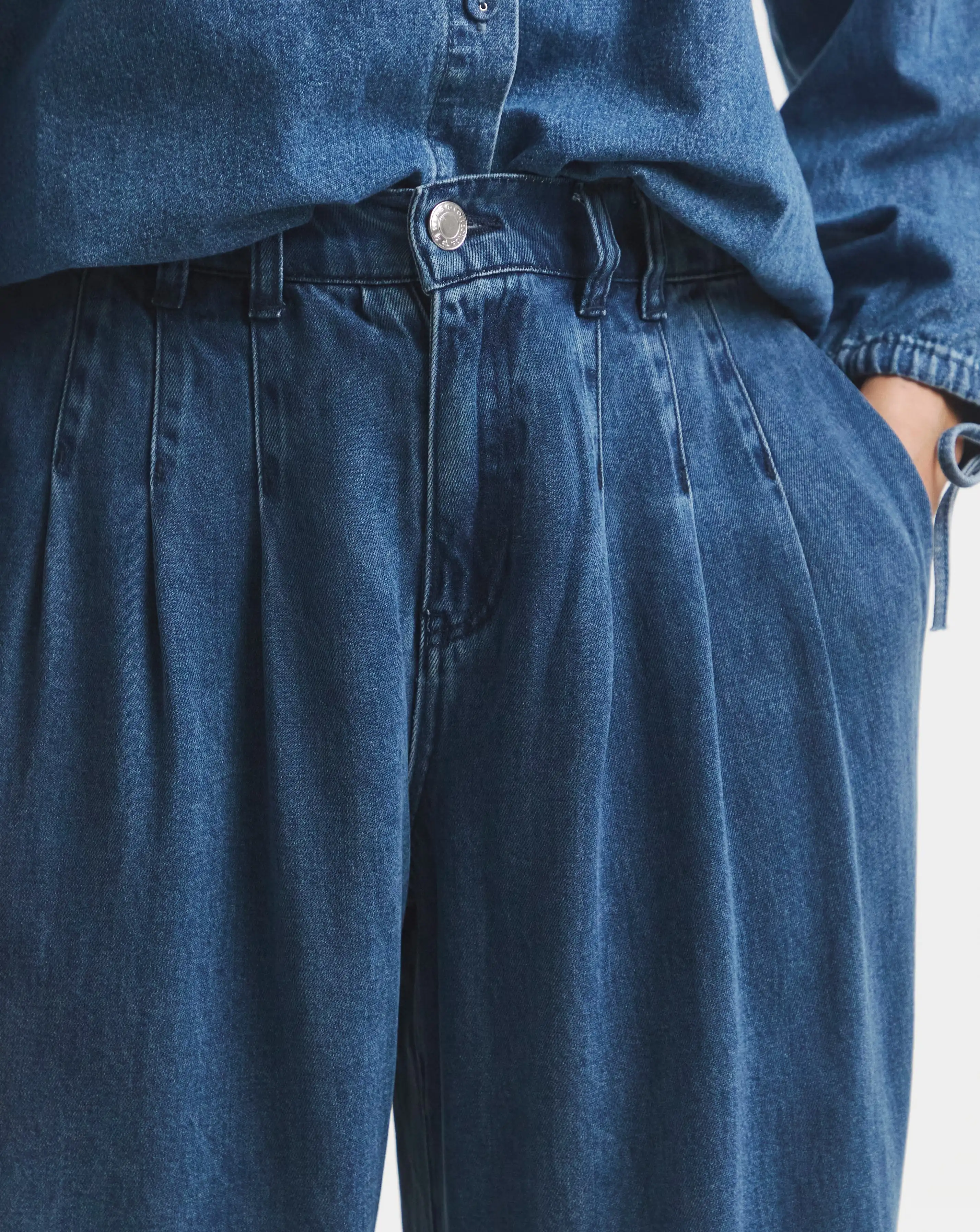 5803-simply-be-mid-blue-pleat-detail-lyocell-wide-leg-jeans-1.webp
