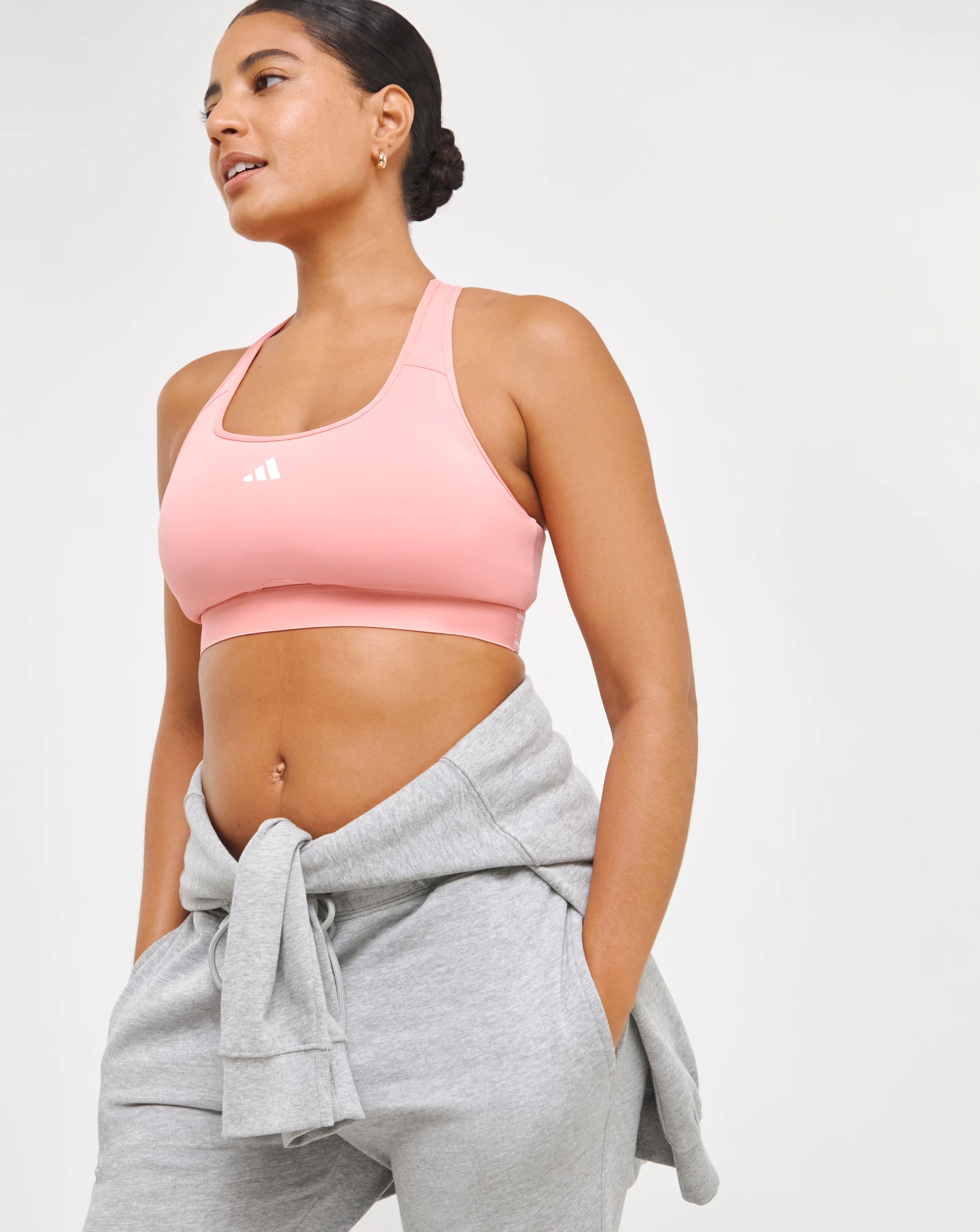 58098-adidas-powerreact-bra-1.webp