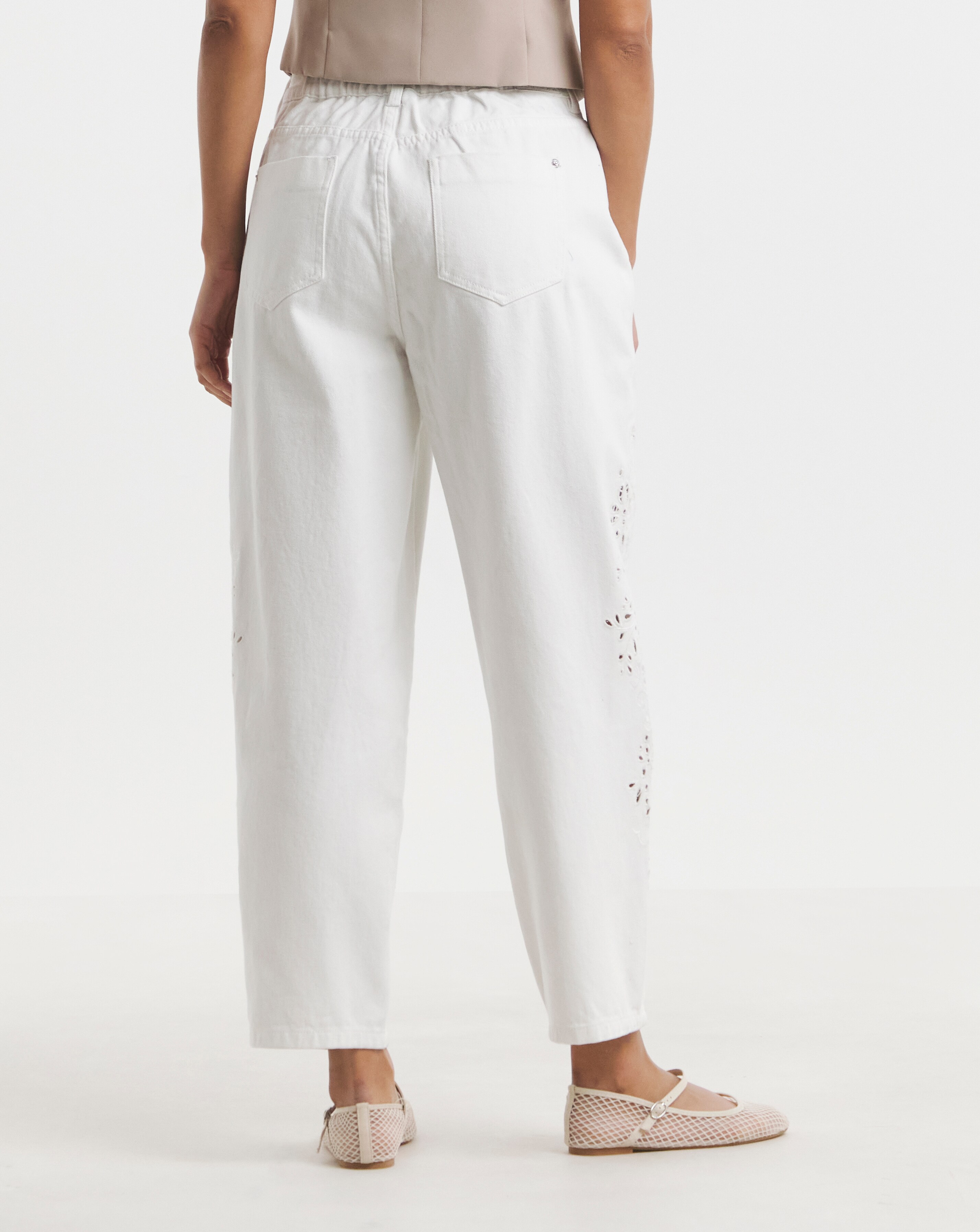 5866-simply-be-white-broderie-detail-barrel-leg-jeans-1.jpg