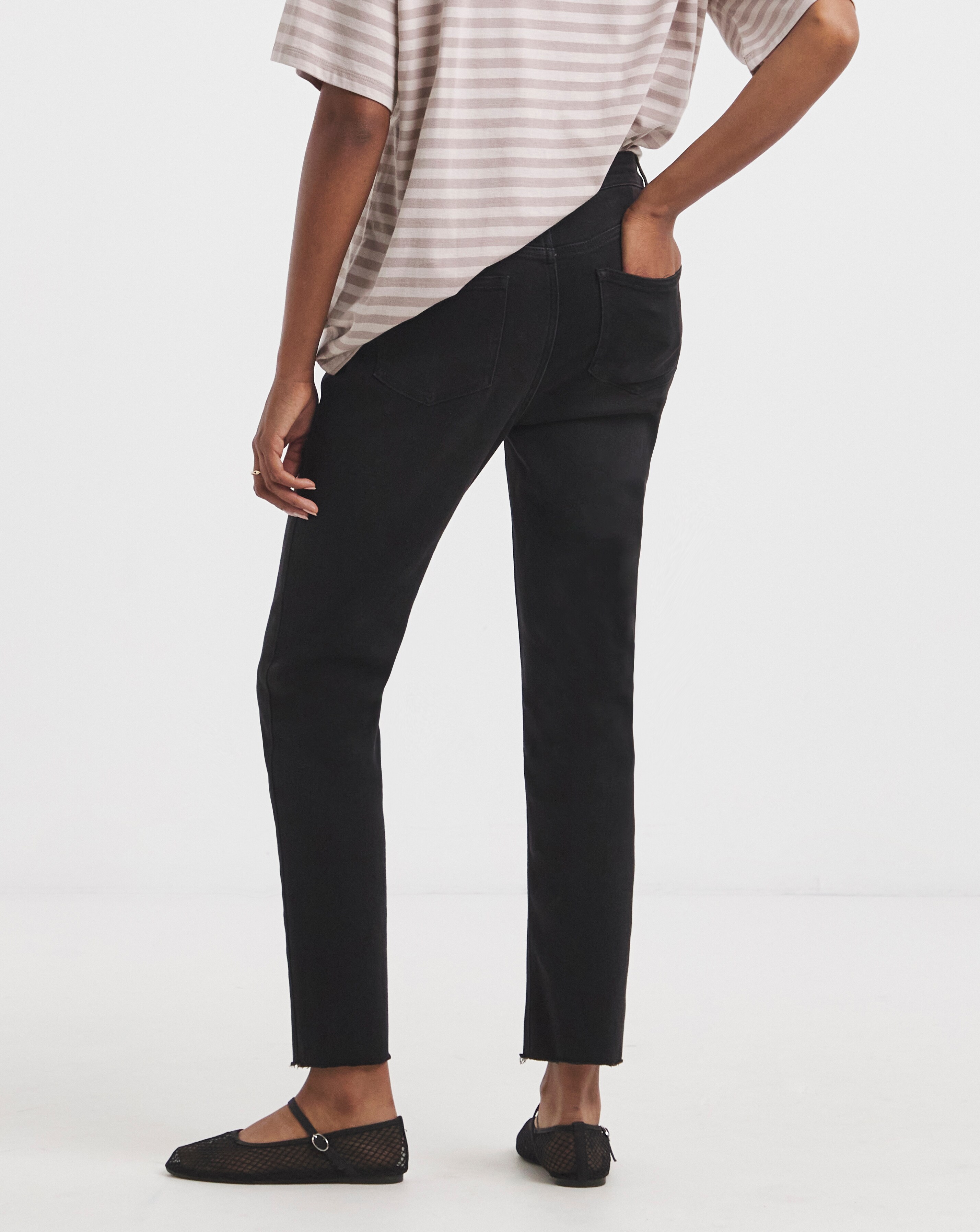 5904-simply-be-black-authentic-finish-ankle-grazer-jeans-1.jpg