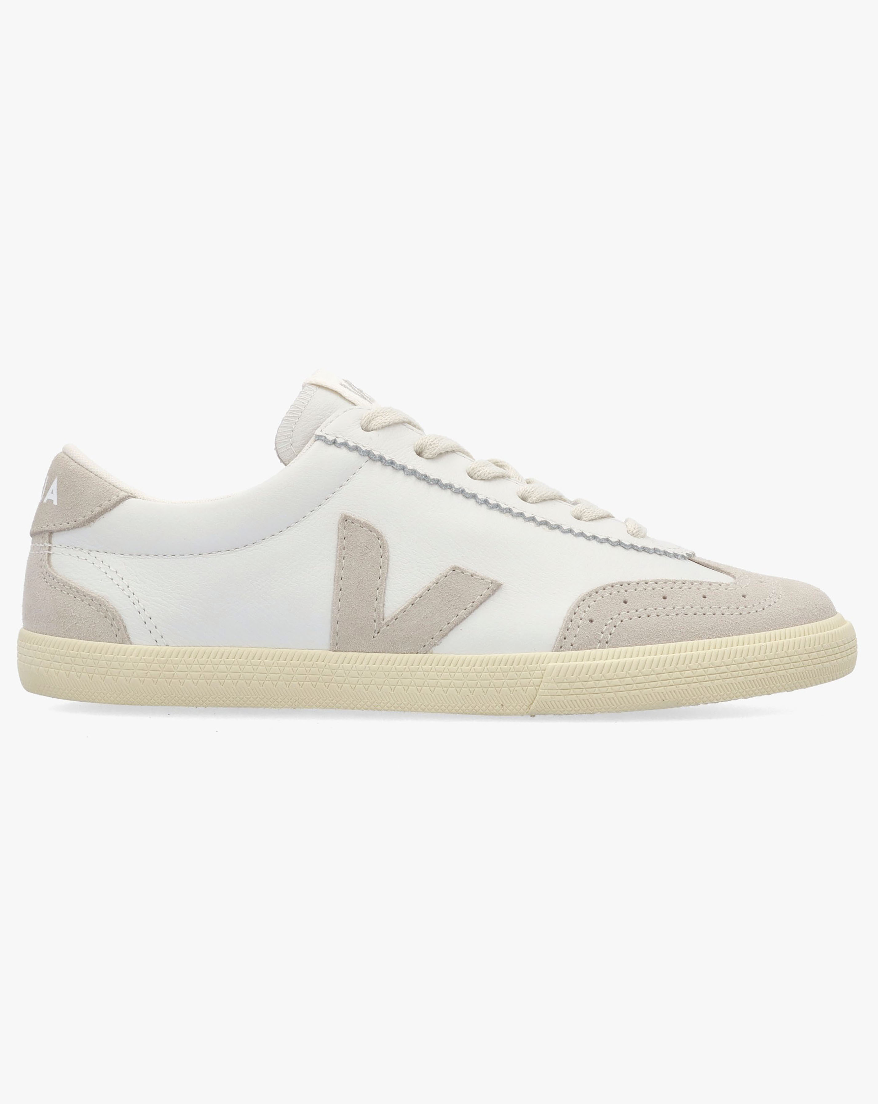 Veja Volley O.T Leather White Natural Trainers