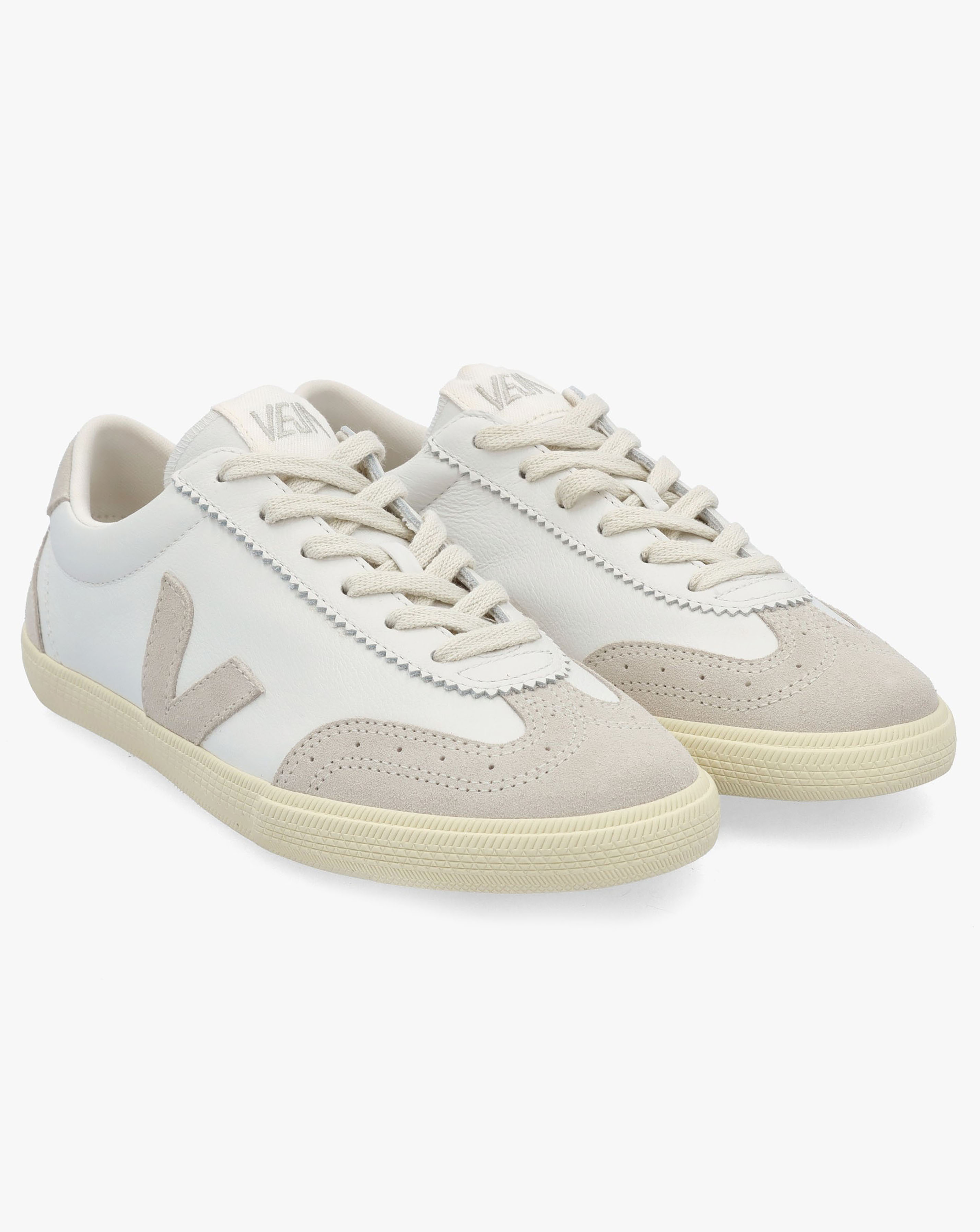 59141-veja-volley-o-t-leather-white-natural-trainers-1.jpg
