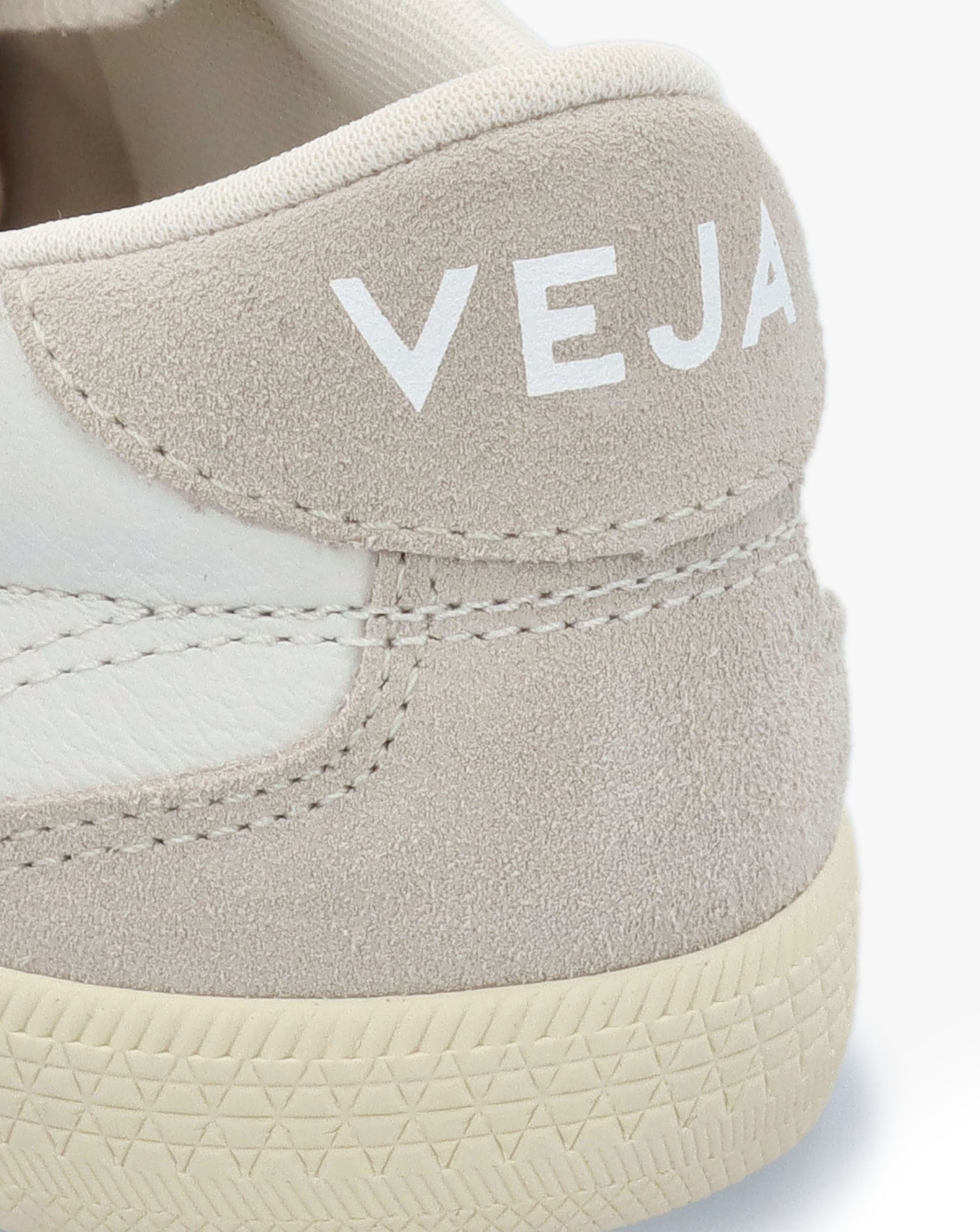 59141-veja-volley-o-t-leather-white-natural-trainers-1.jpg