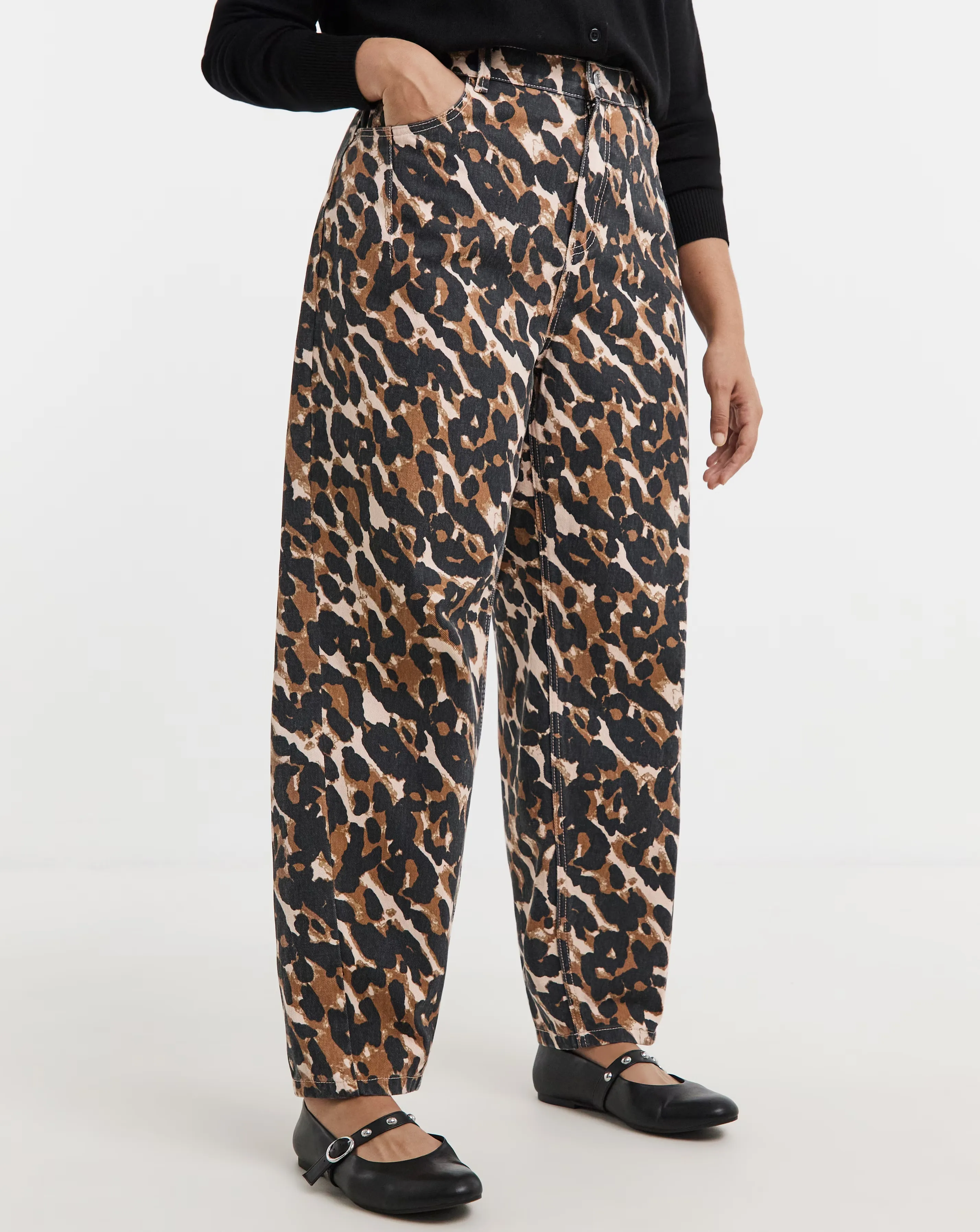 5943-simply-be-leopard-print-barrel-jeans-1.webp