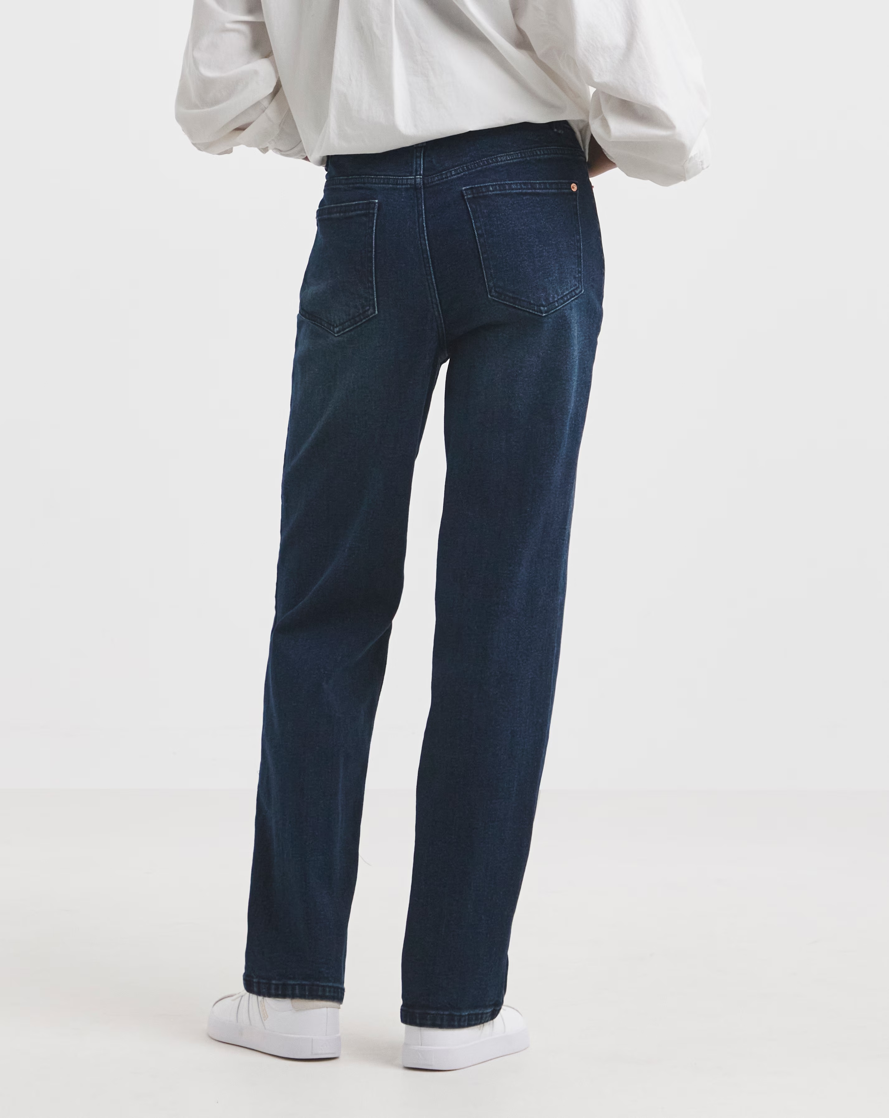 6085-indigo-authentic-relaxed-straight-leg-jeans-1.jpg