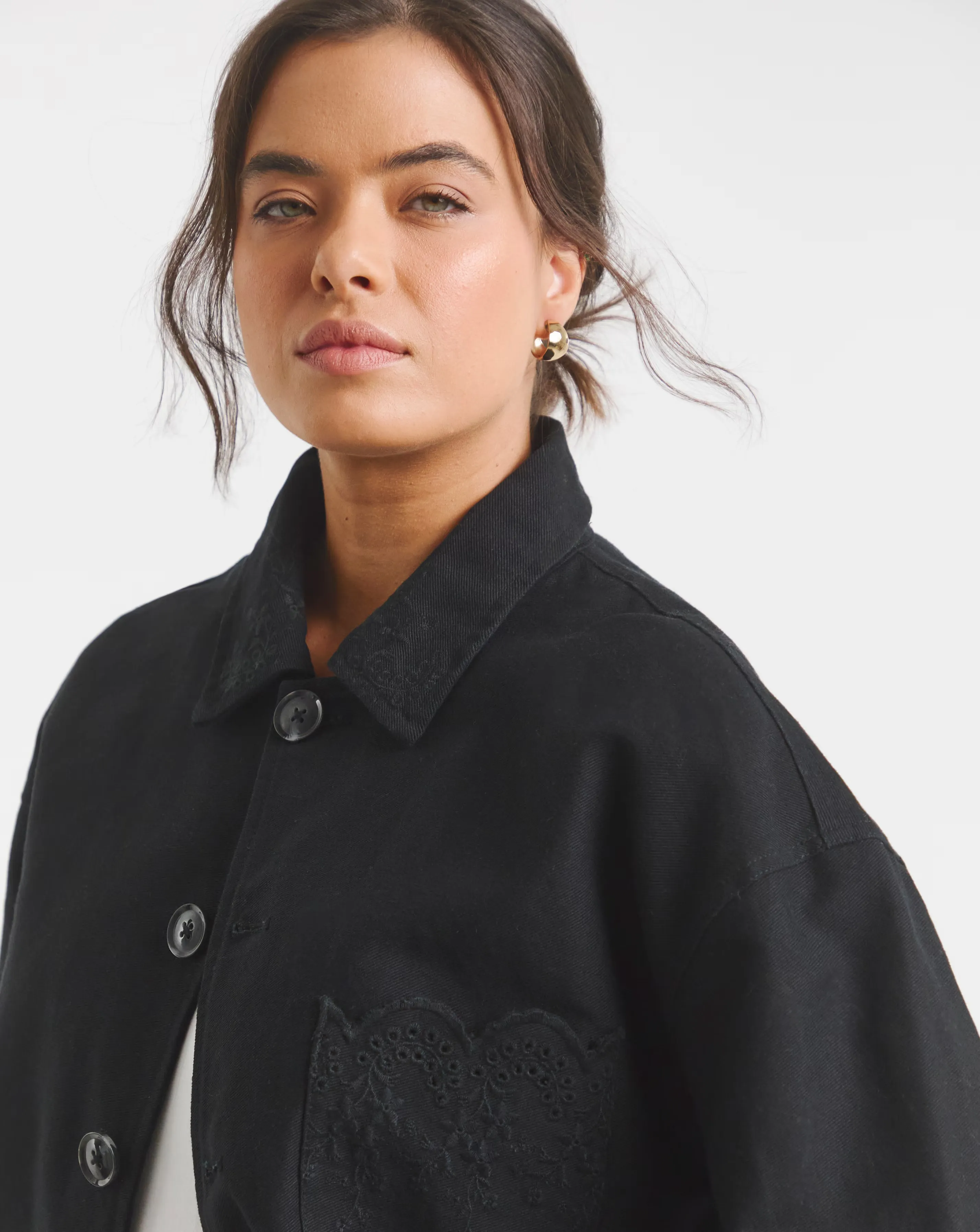 62031-simply-be-black-broderie-hem-utility-cropped-jacket-1.webp