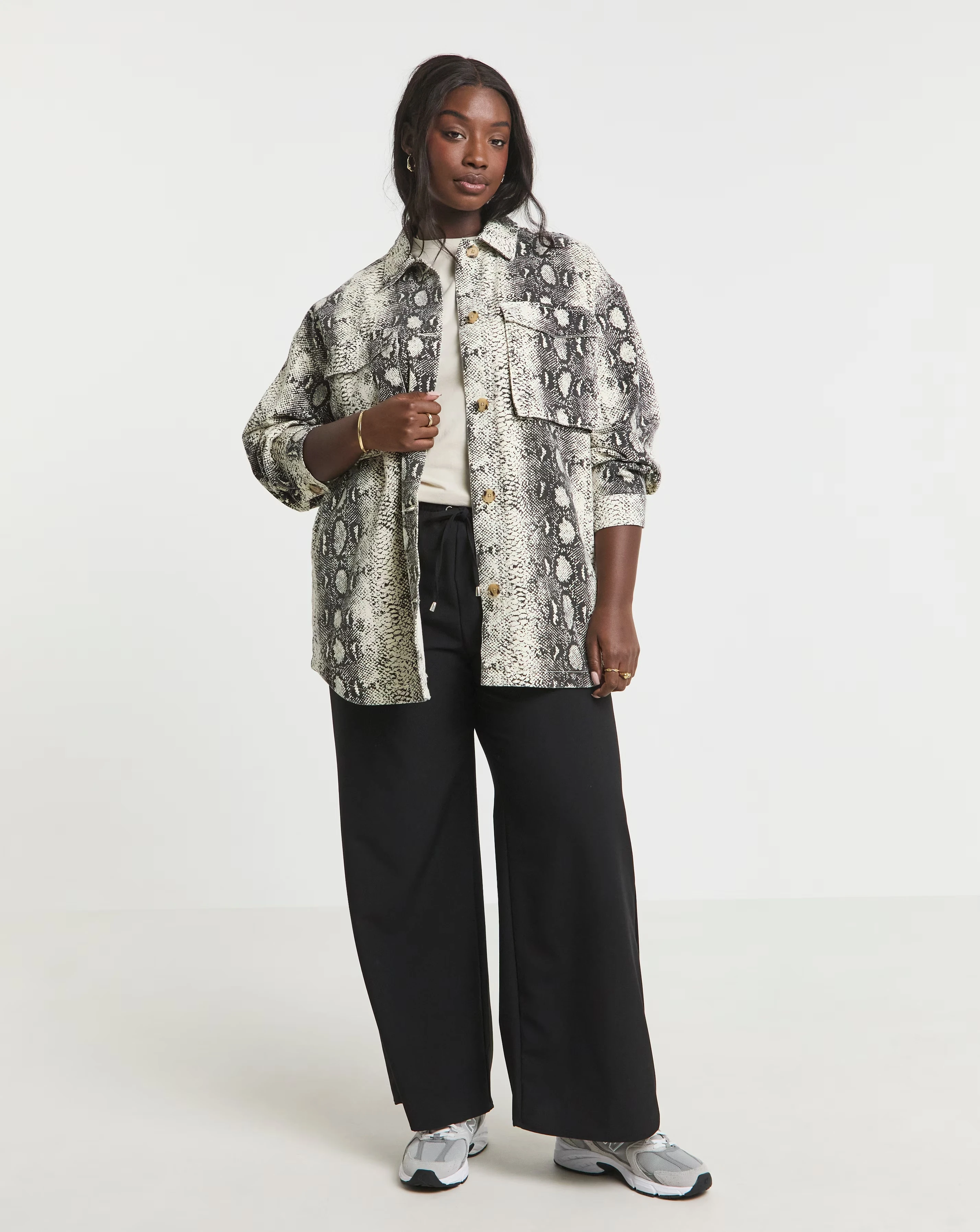 Simply Be Black Snake Print Utility Shacket 1 62556-simply-be-black-snake-print-utility-shacket-1.webp