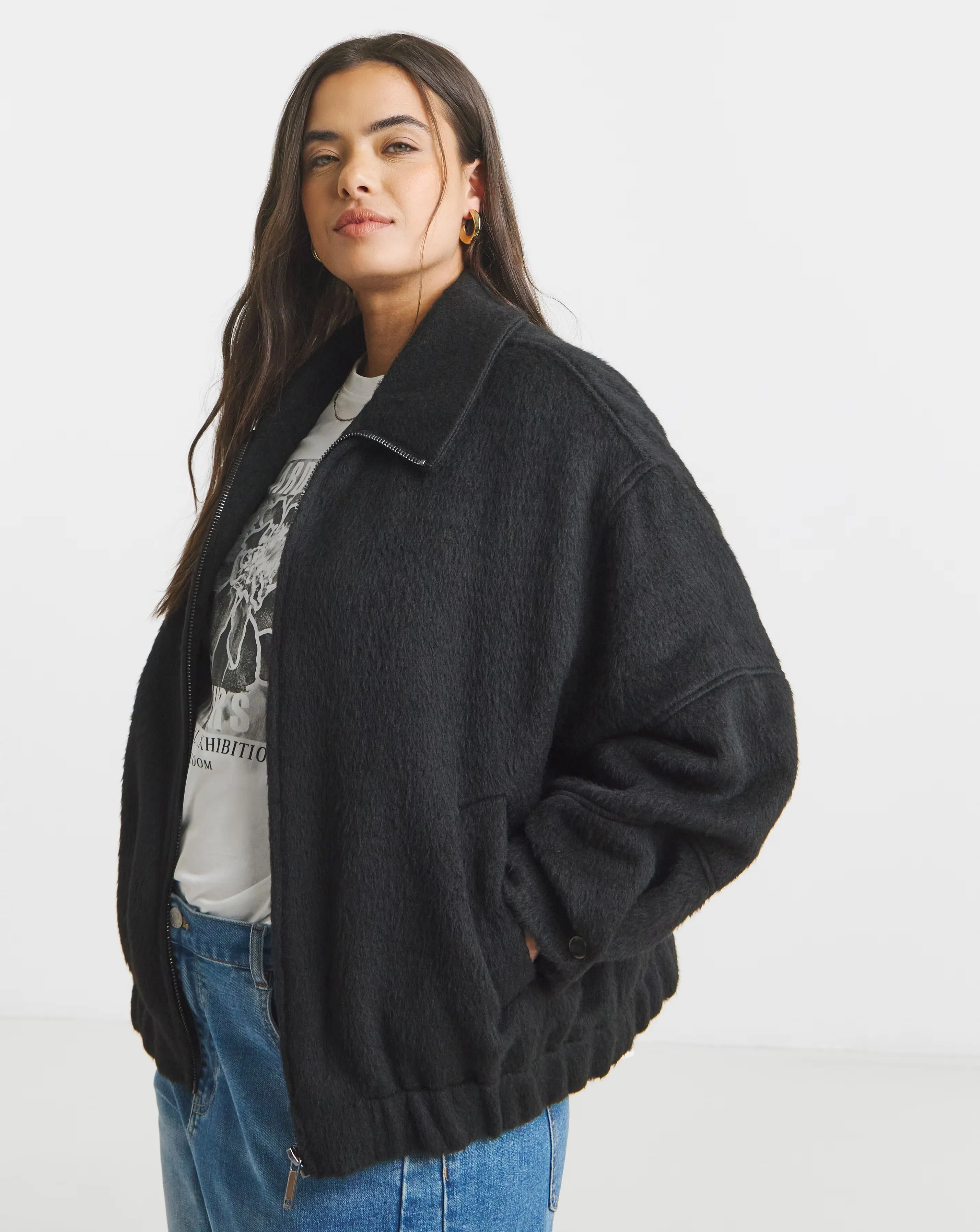 62807-black-seamed-detail-faux-fur-bomber-1.webp