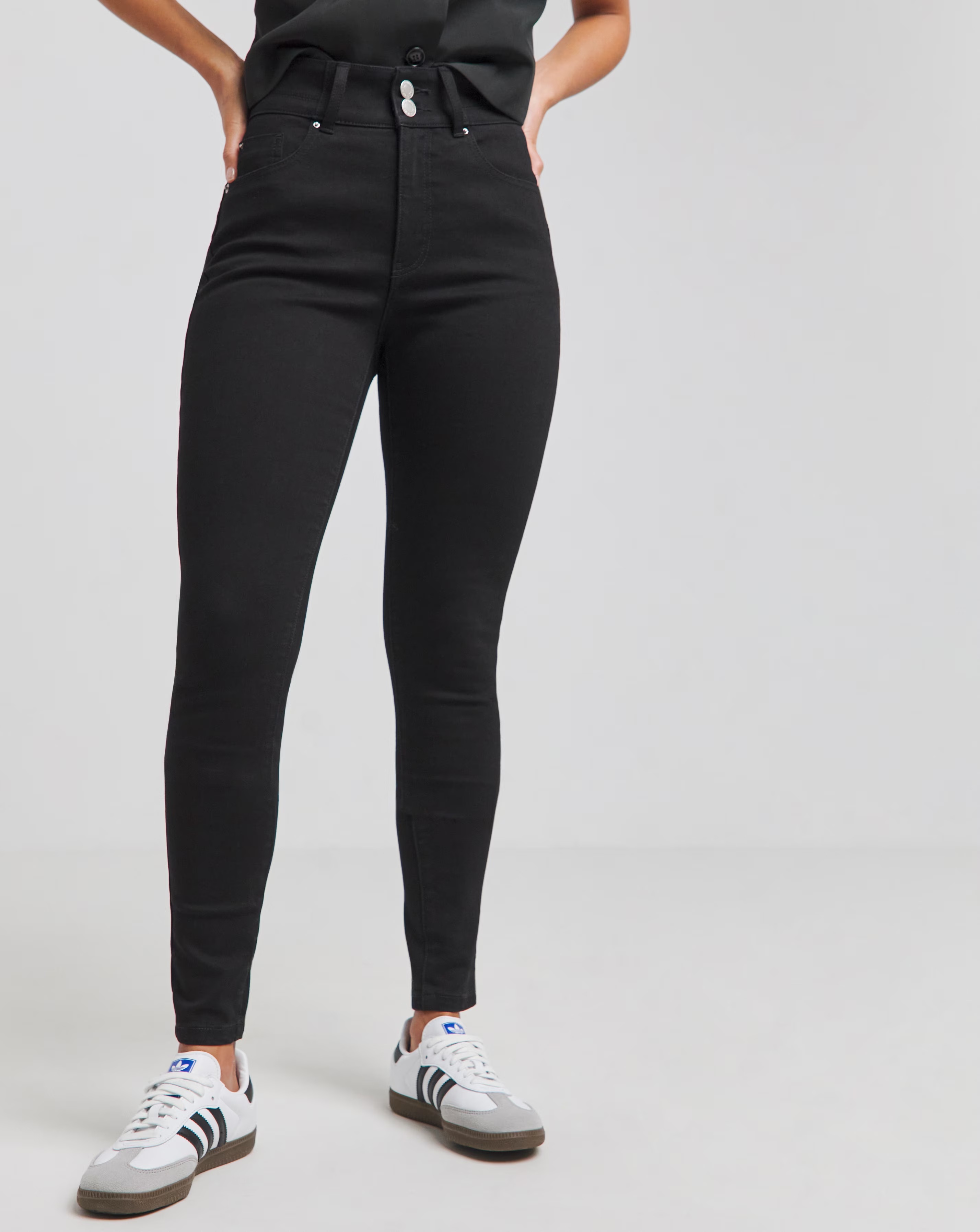 6291-black-magisculpt-skinny-jean-1.jpg