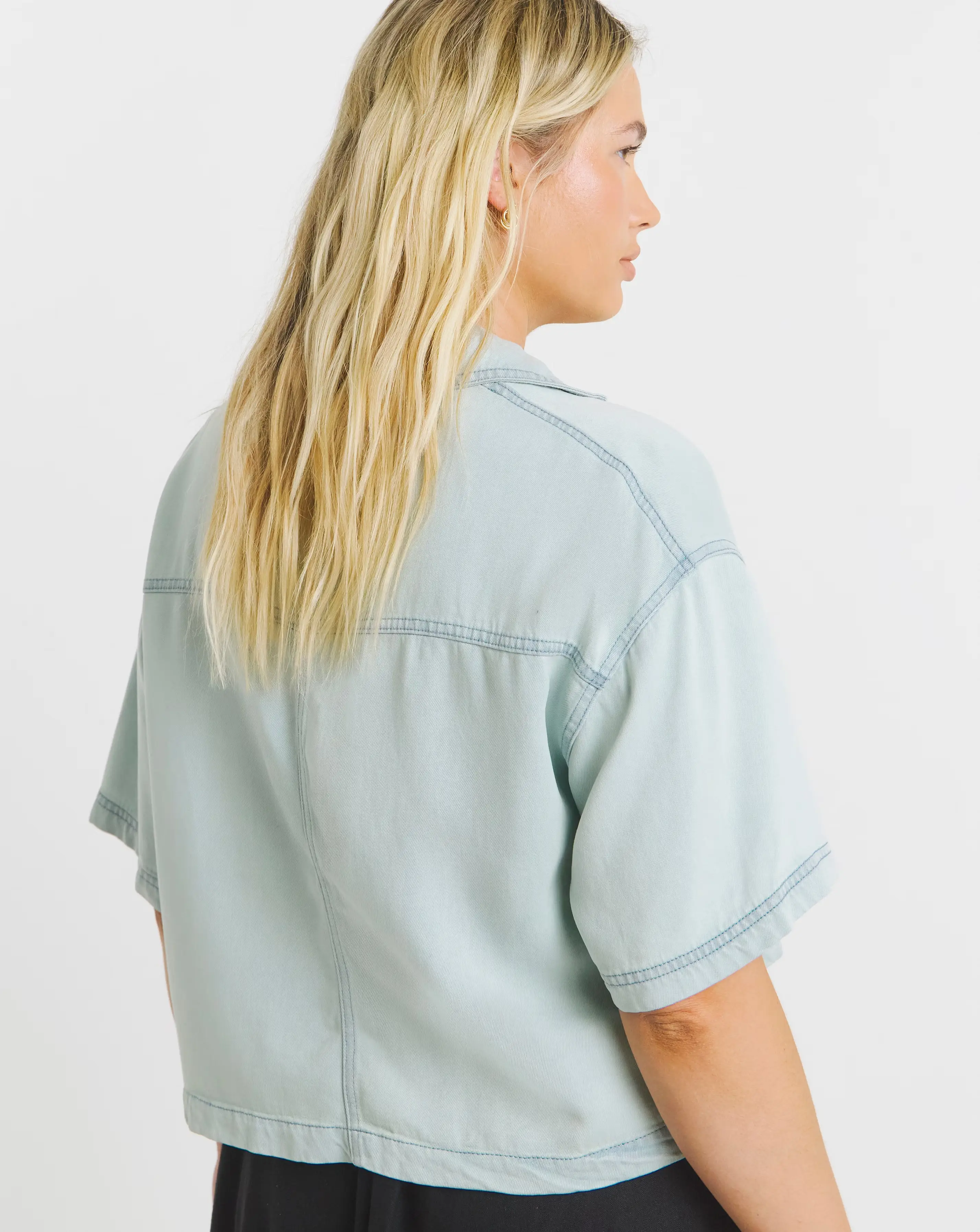 6485-lightweight-denim-light-blue-boxy-cropped-shirt-1.webp