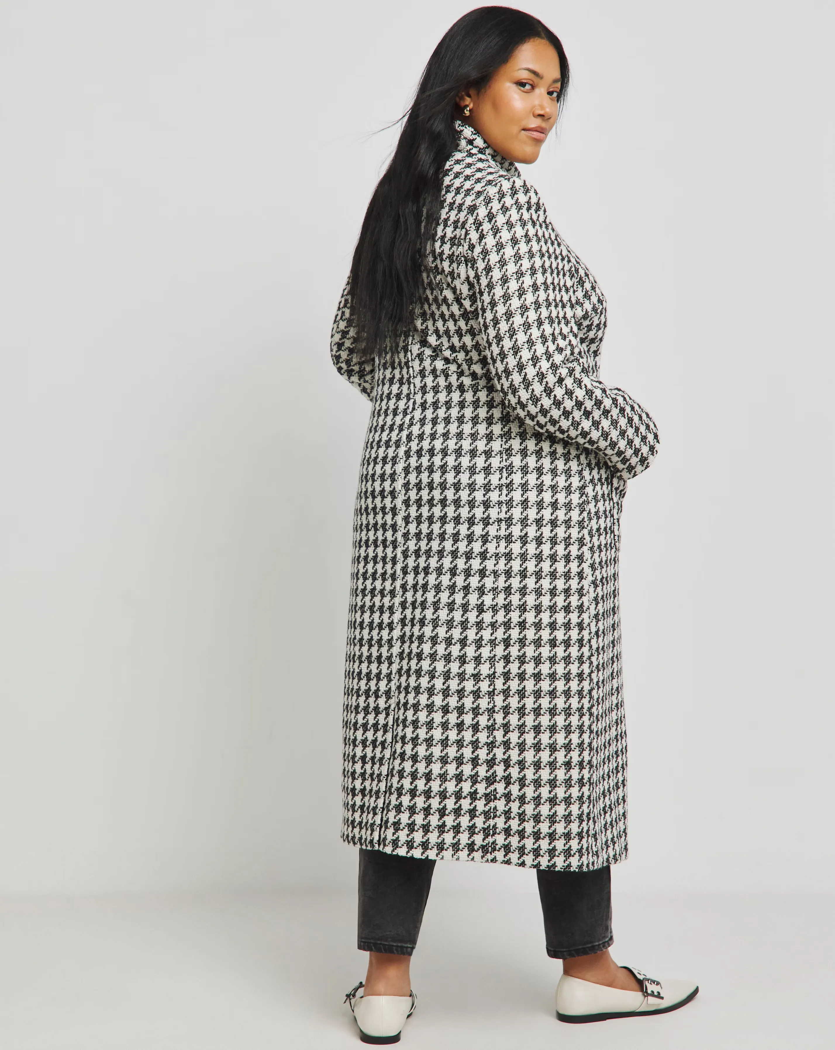 68670-joe-browns-perfectly-mono-coat-1.webp