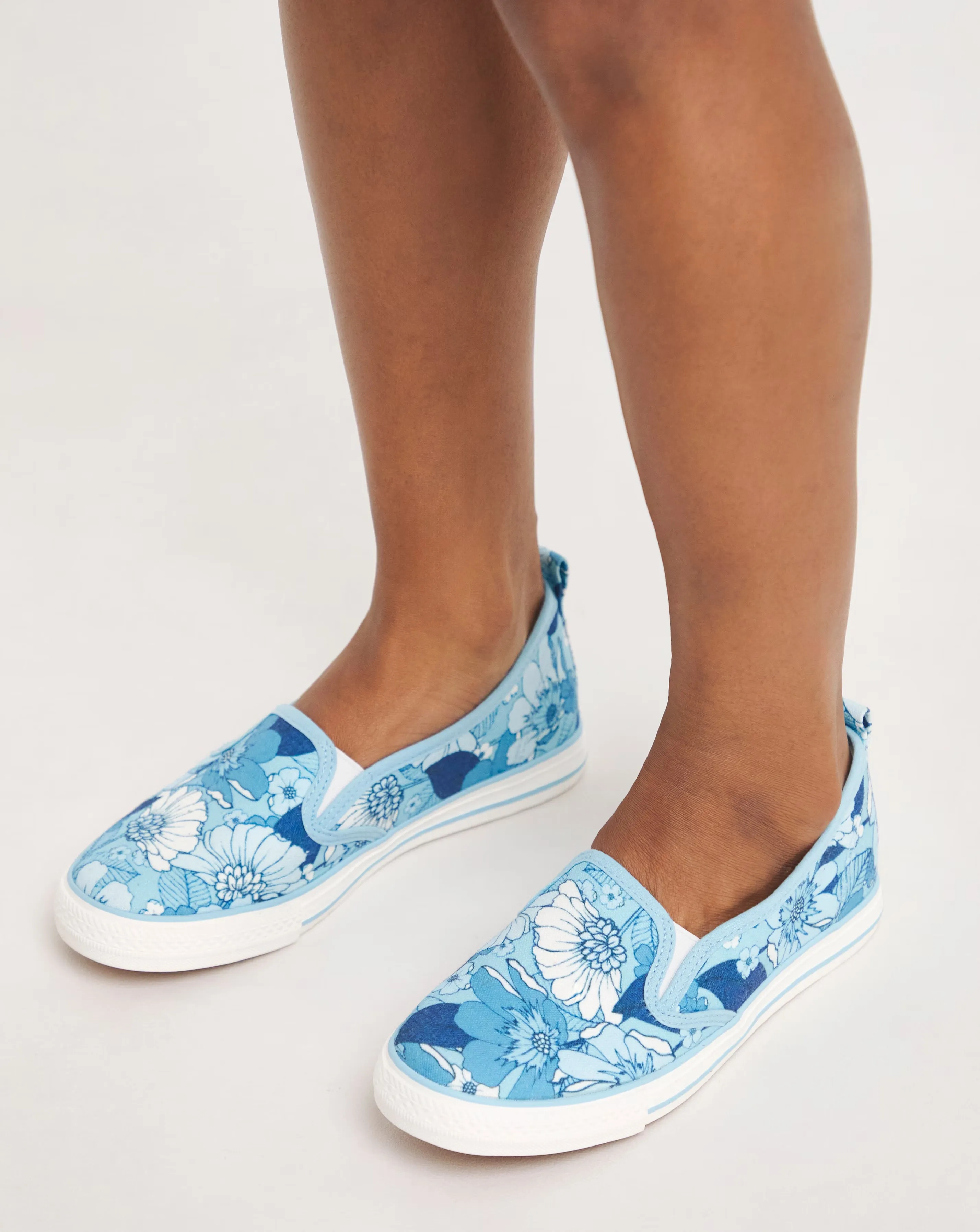 69388-joe-browns-slip-on-pump-extra-wide-fit-1.webp