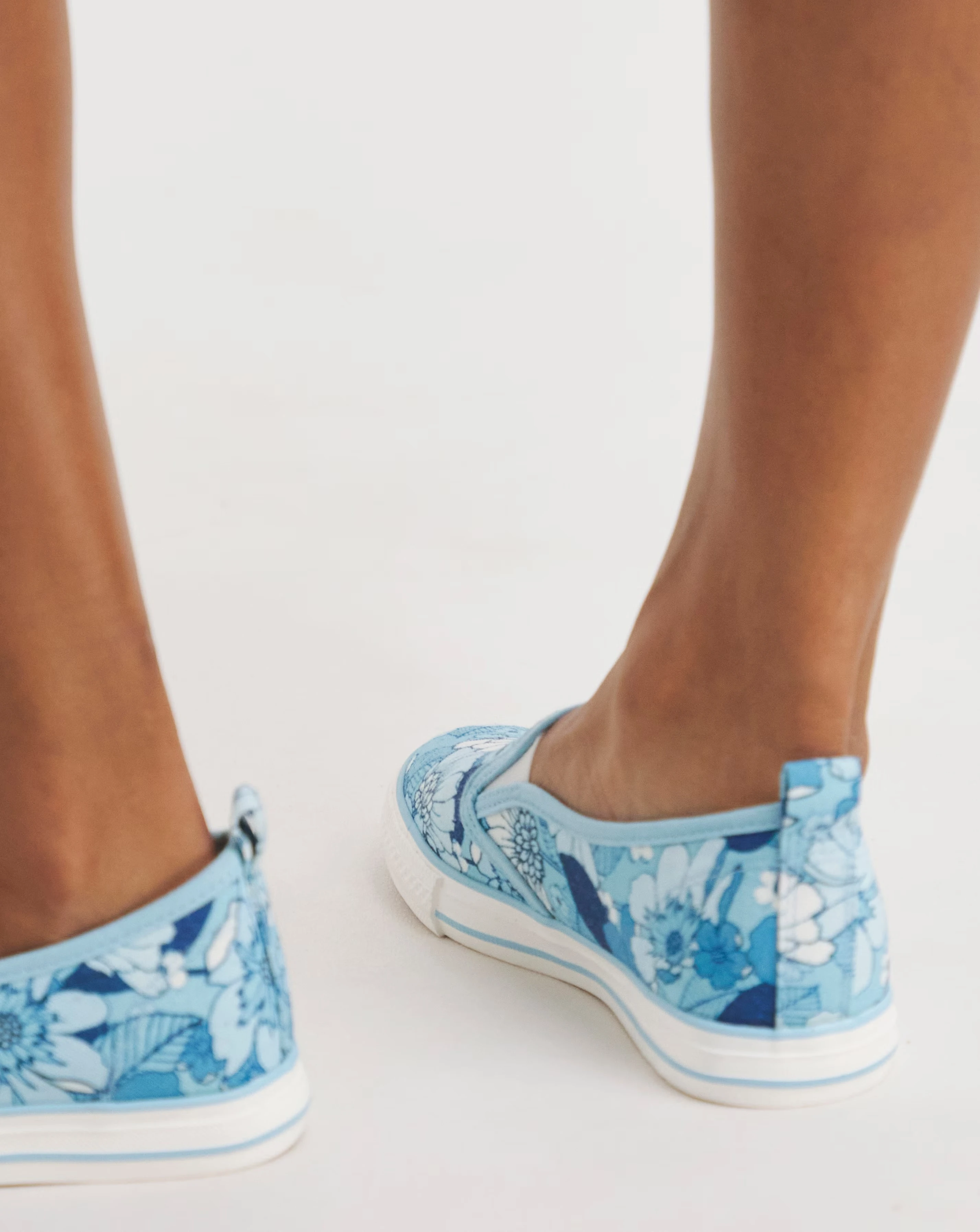 69388-joe-browns-slip-on-pump-extra-wide-fit-1.webp
