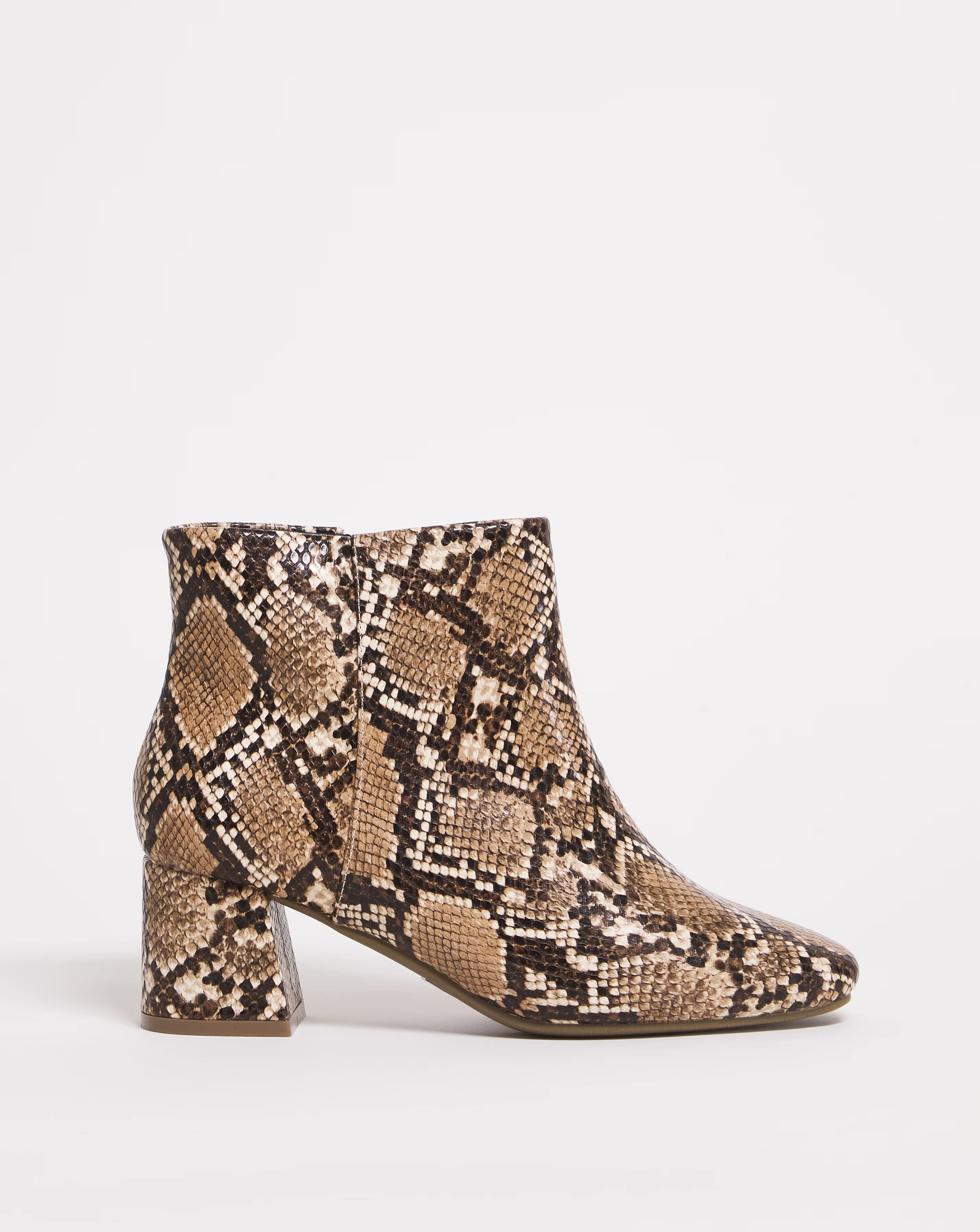 69445-block-heeled-boot-e-fit-1.webp