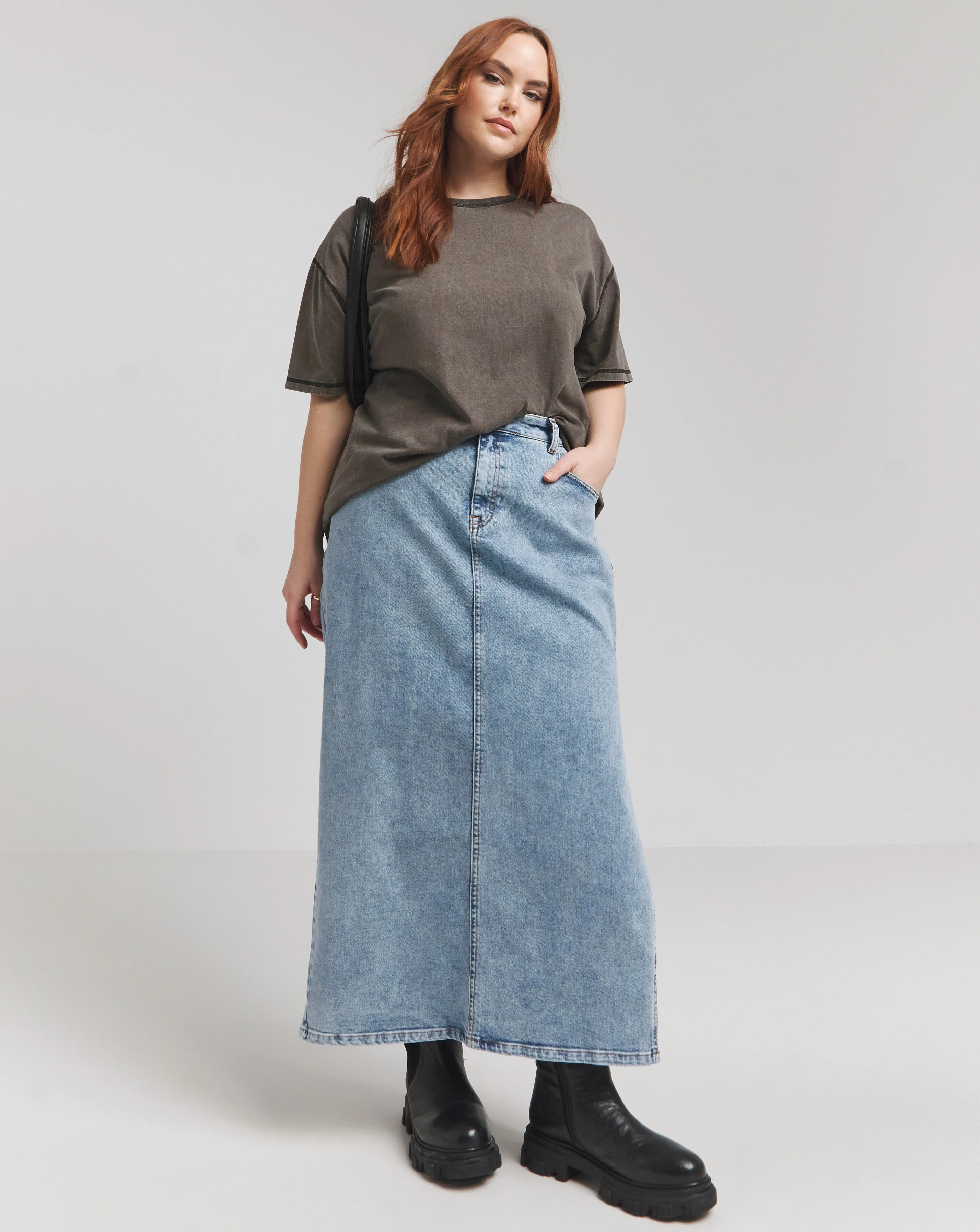 69568-acid-wash-oversized-contrast-seam-t-shirt-1.webp