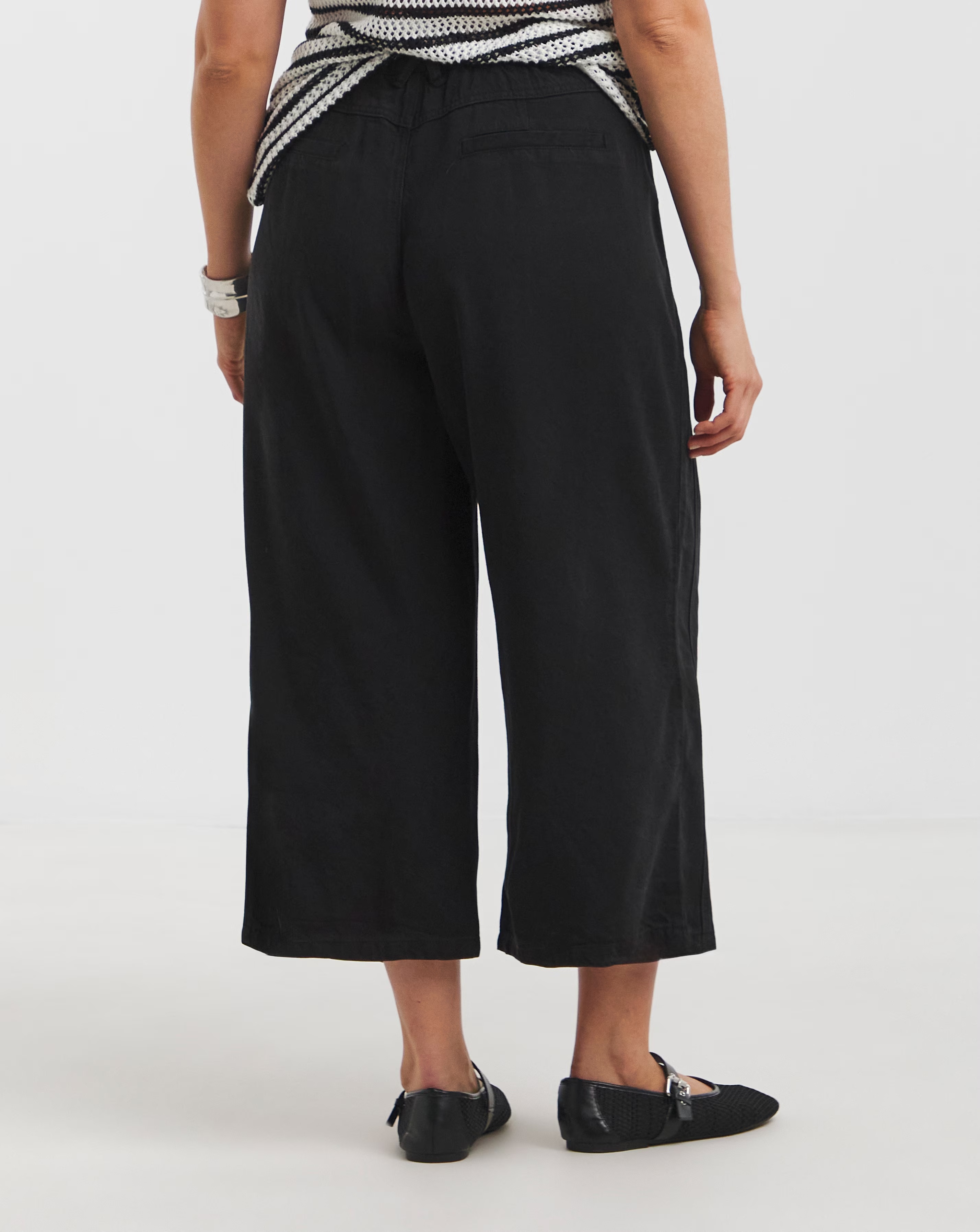 6964-simply-be-black-crop-wide-leg-jeans-with-tencel-tm-lyocell-1.jpg