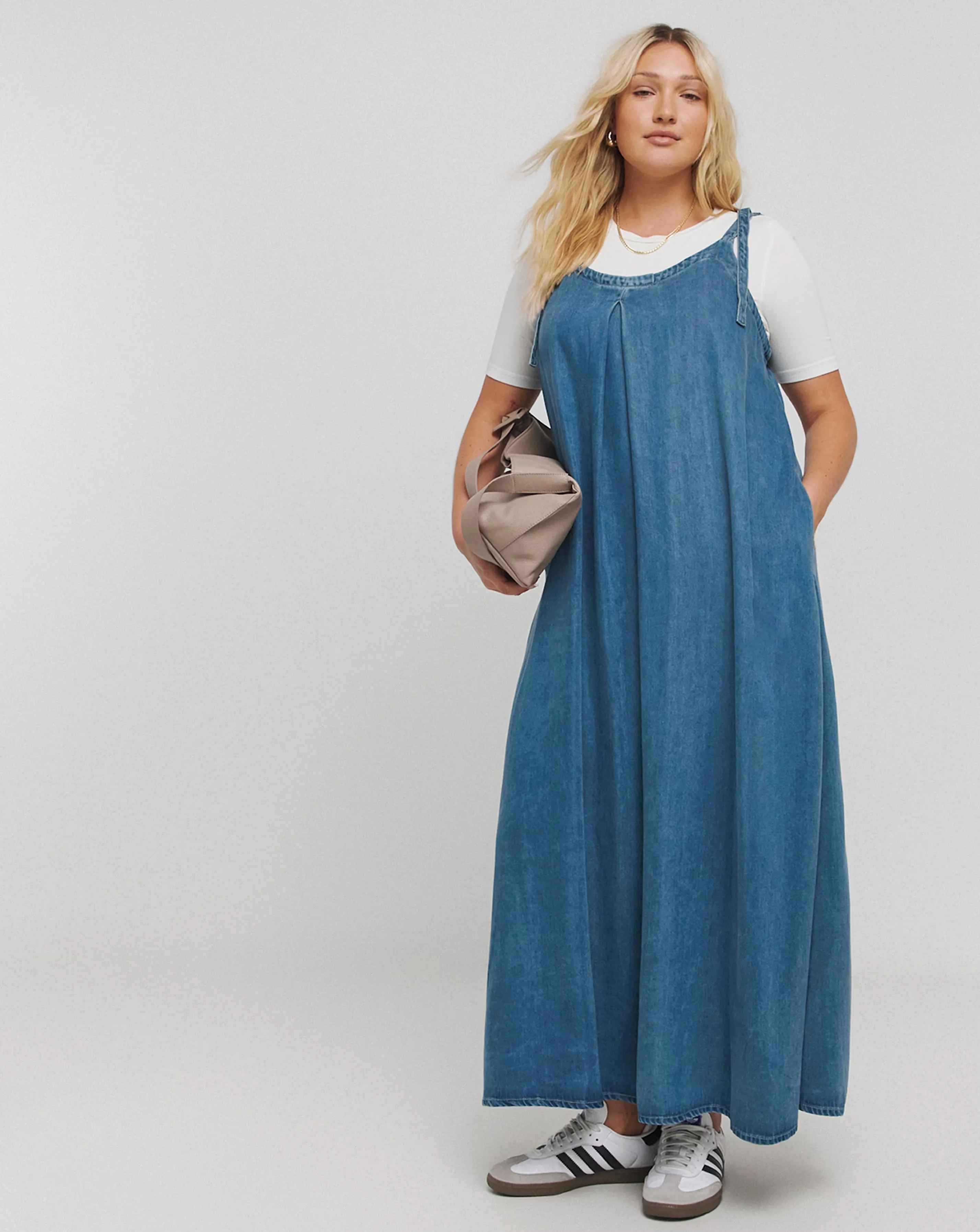 7016-mid-wash-lyocell-trapeze-maxi-dress-1.webp