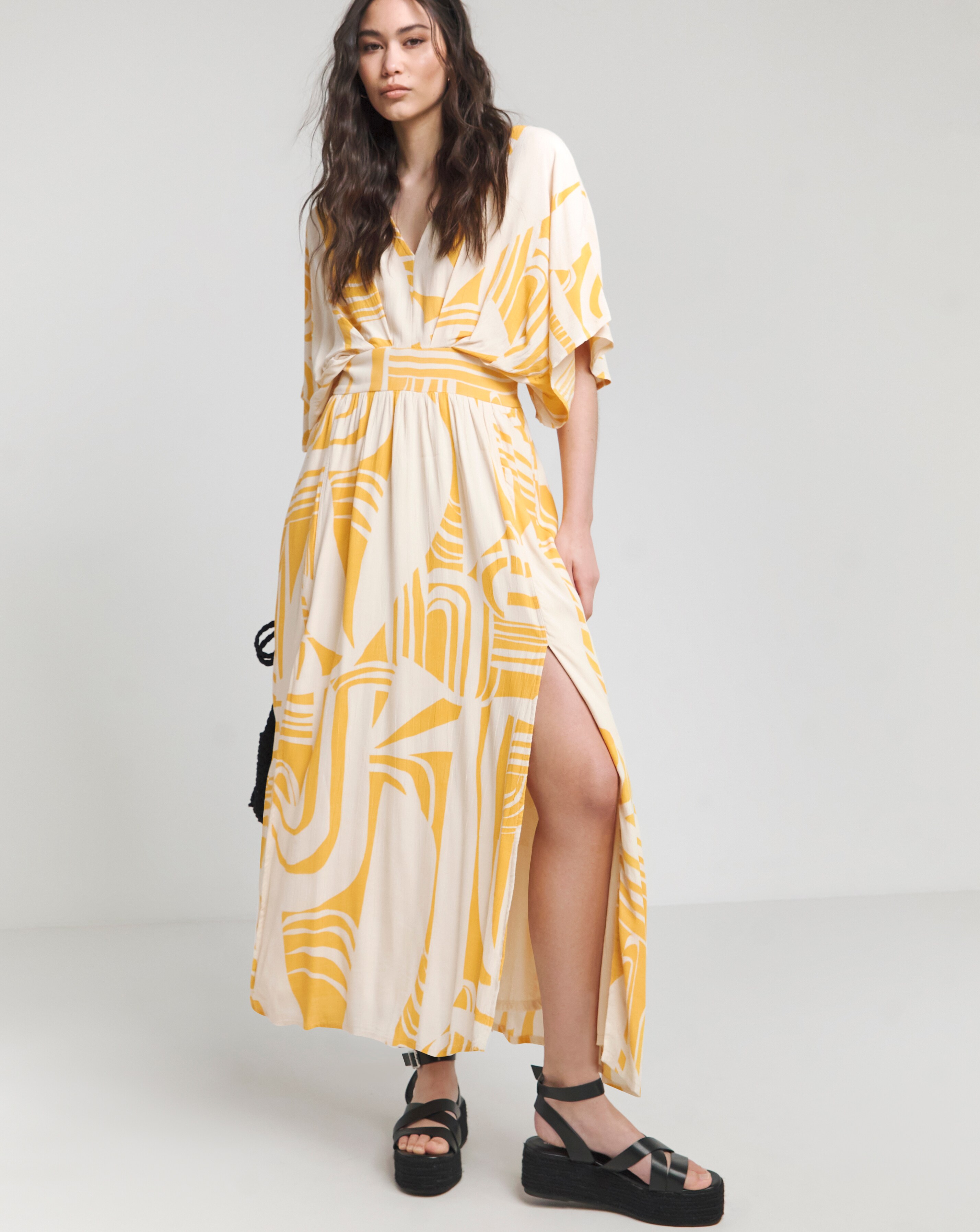 70623-joanna-hope-maxi-tea-dress-1.webp