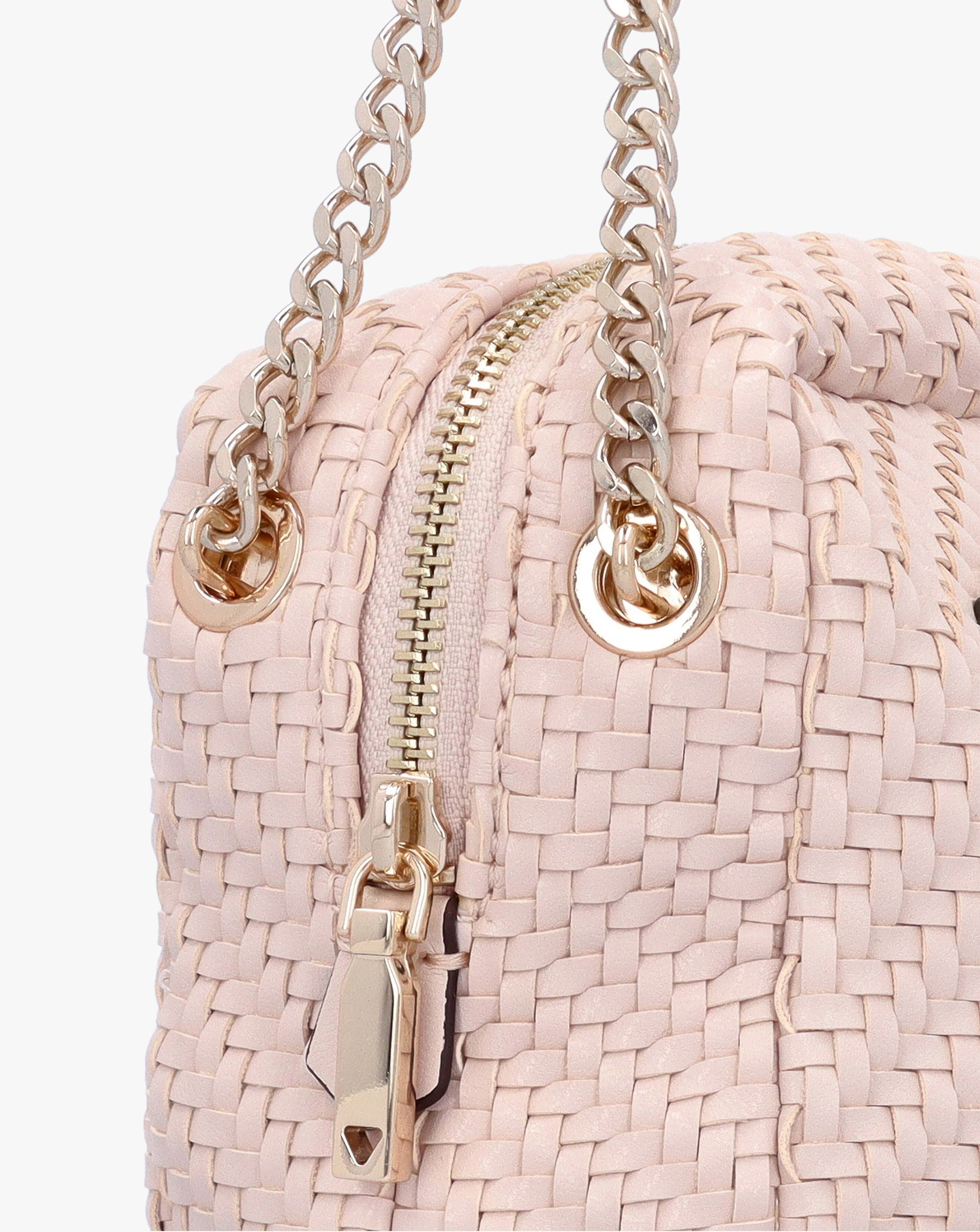 73044-guess-francy-woven-shell-camera-cross-body-bag-1.webp