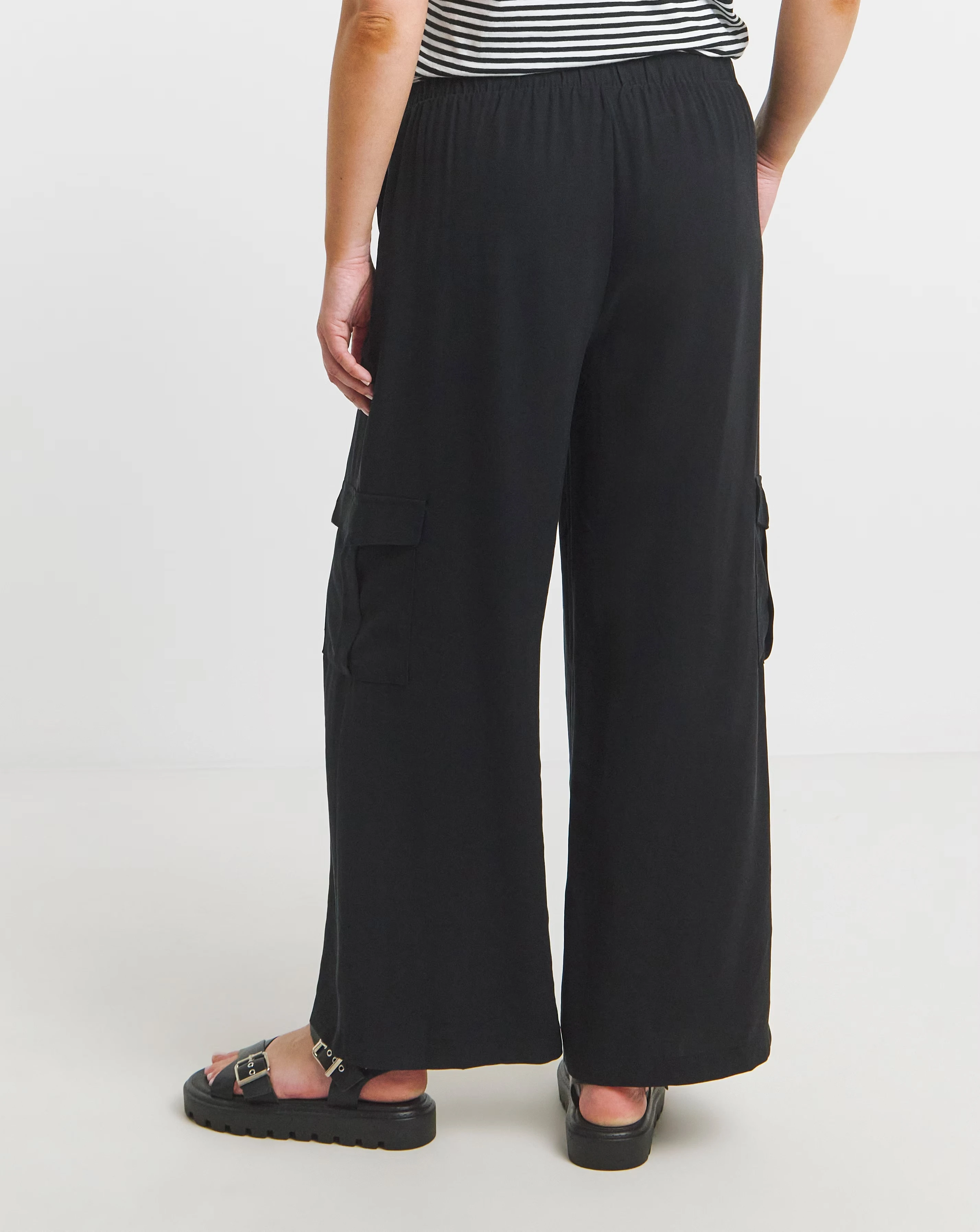 73906-simply-be-black-drawcord-waist-utility-wide-leg-trousers-1.jpg
