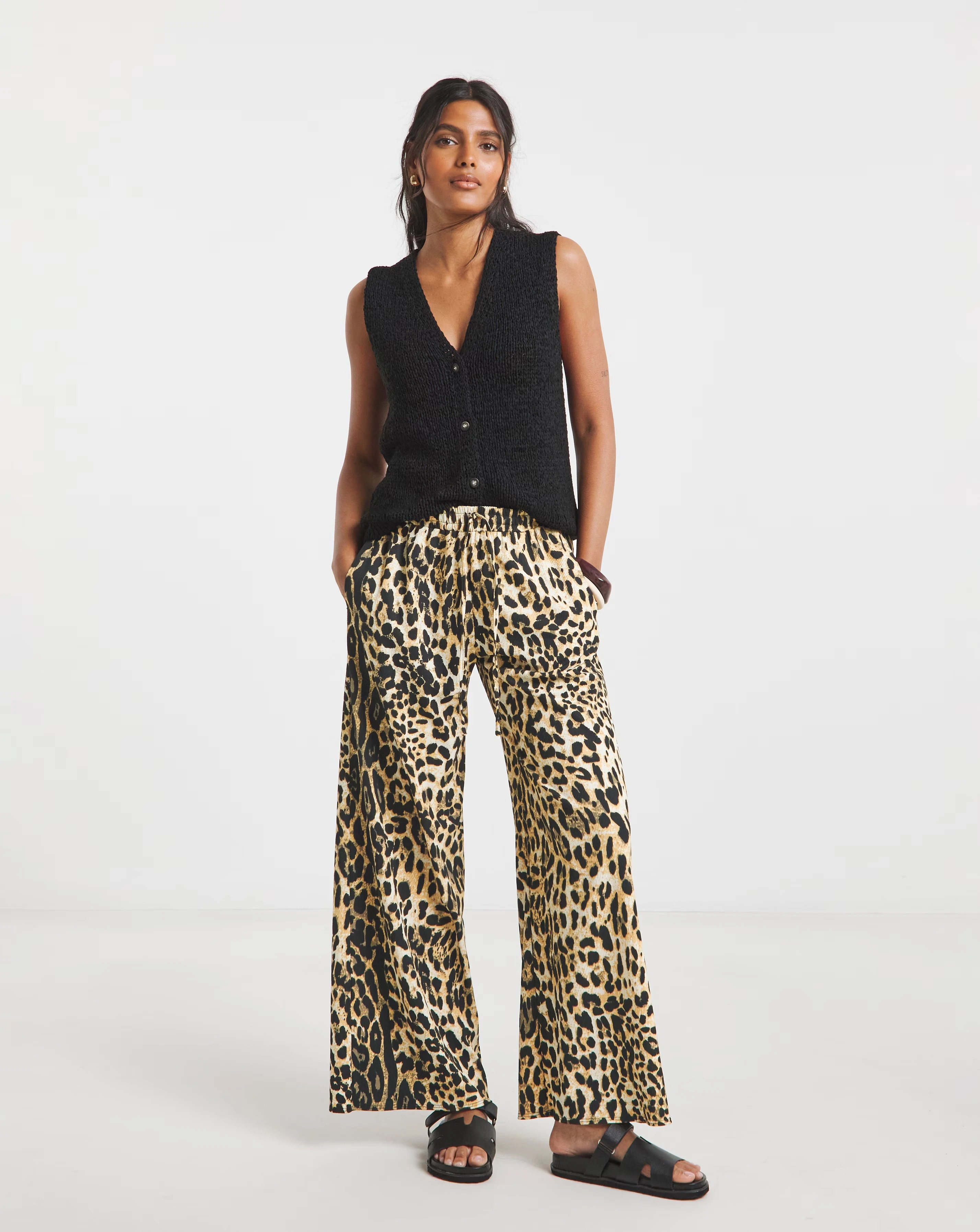Leopard Print Drawcord Waist Wide Leg Trouser 1 74318-leopard-print-drawcord-waist-wide-leg-trouser-1.webp
