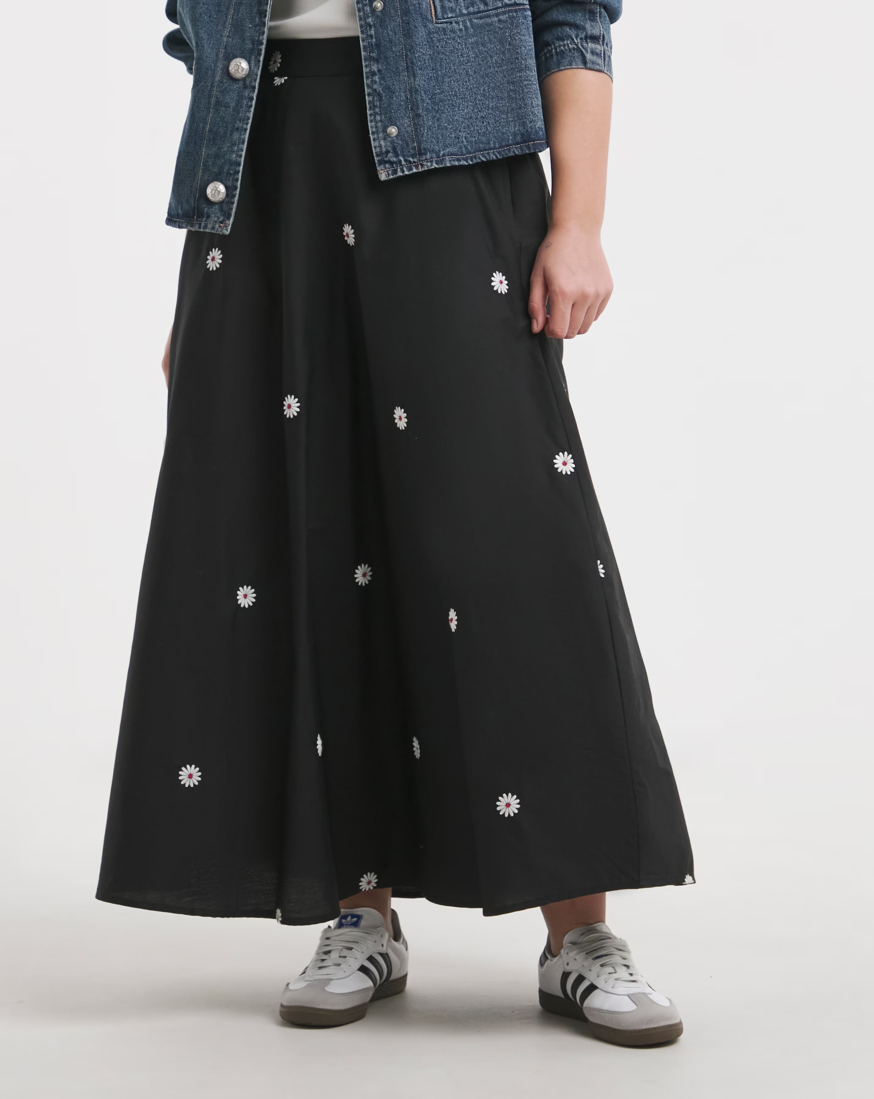 74485-simply-be-black-embroidered-midaxi-skirt-1.jpg