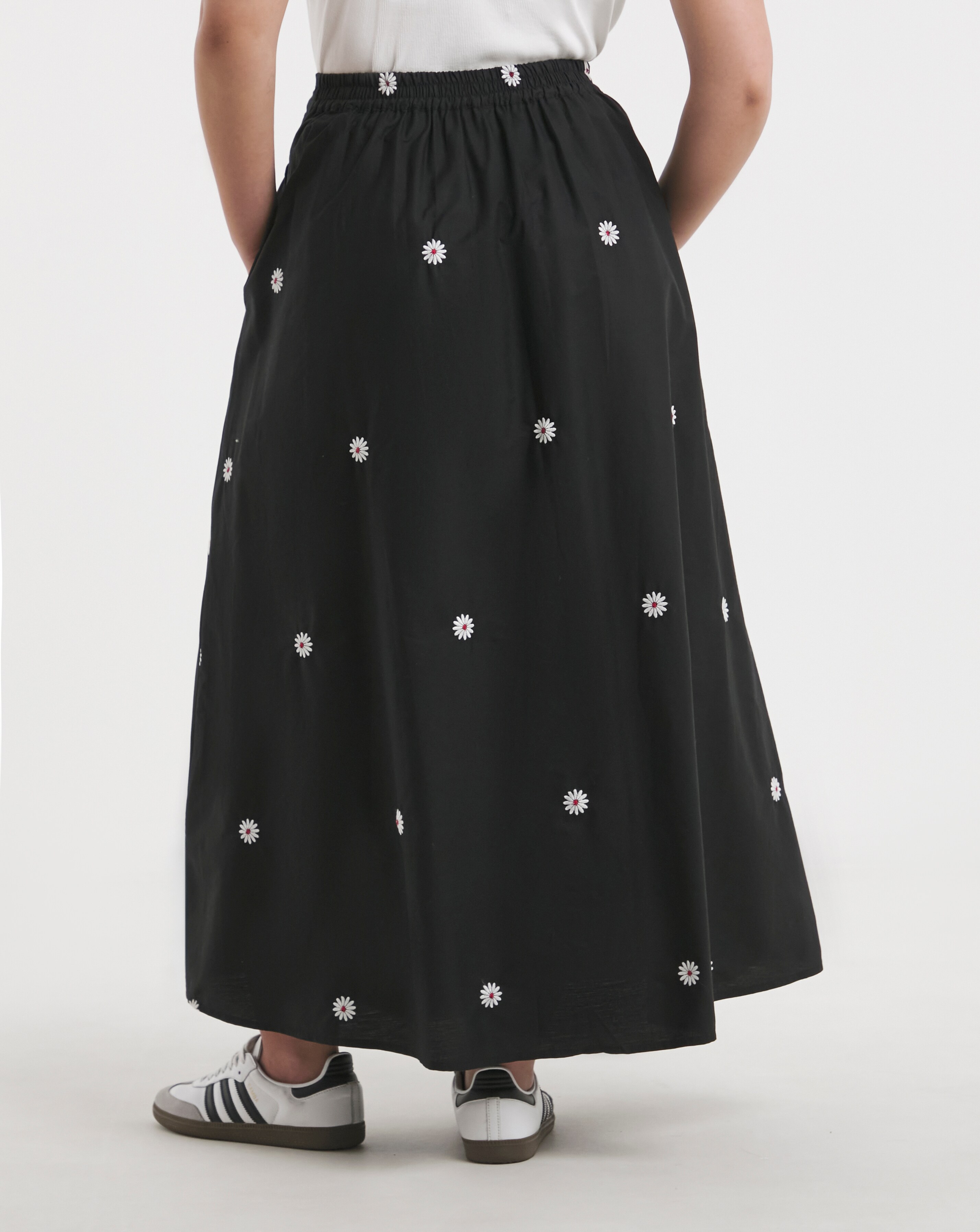 74485-simply-be-black-embroidered-midaxi-skirt-1.jpg