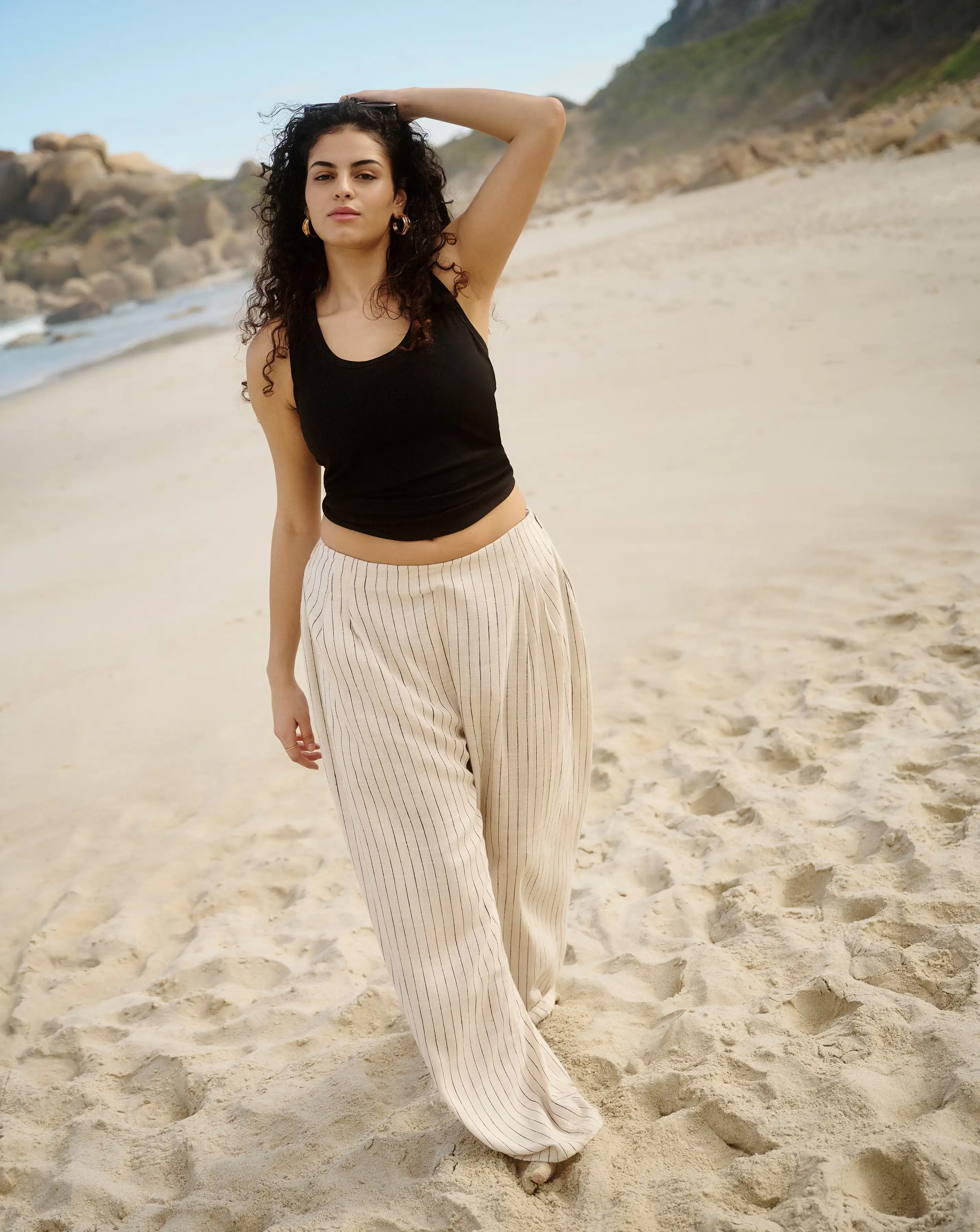 Simply Be Neutral Stripe Pleated Linen Mix Wide Leg Trouser 1 74741-simply-be-neutral-stripe-pleated-linen-mix-wide-leg-trouser-1.webp