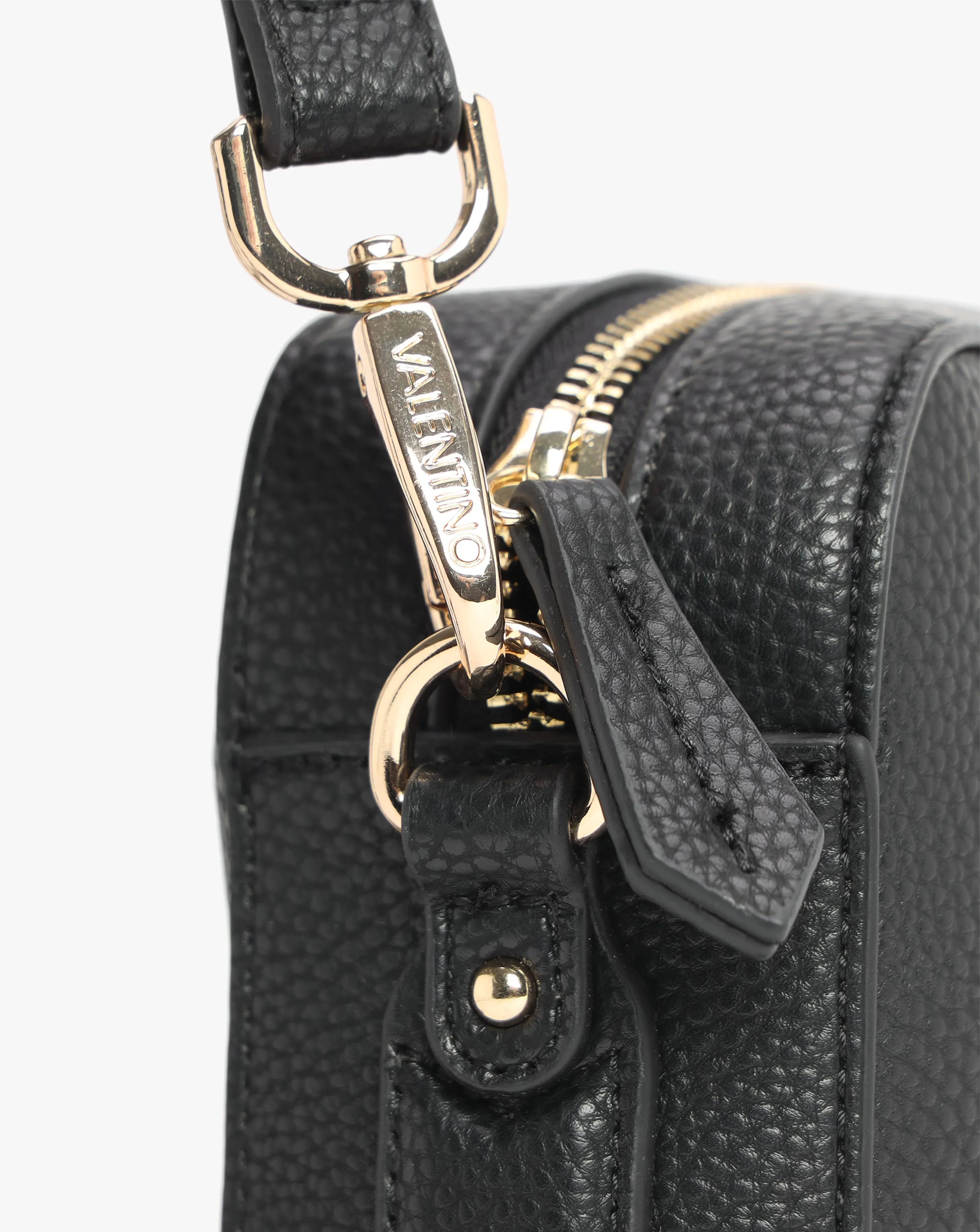 75917-valentino-bags-brixton-ii-black-pebbled-camera-bag-1.webp