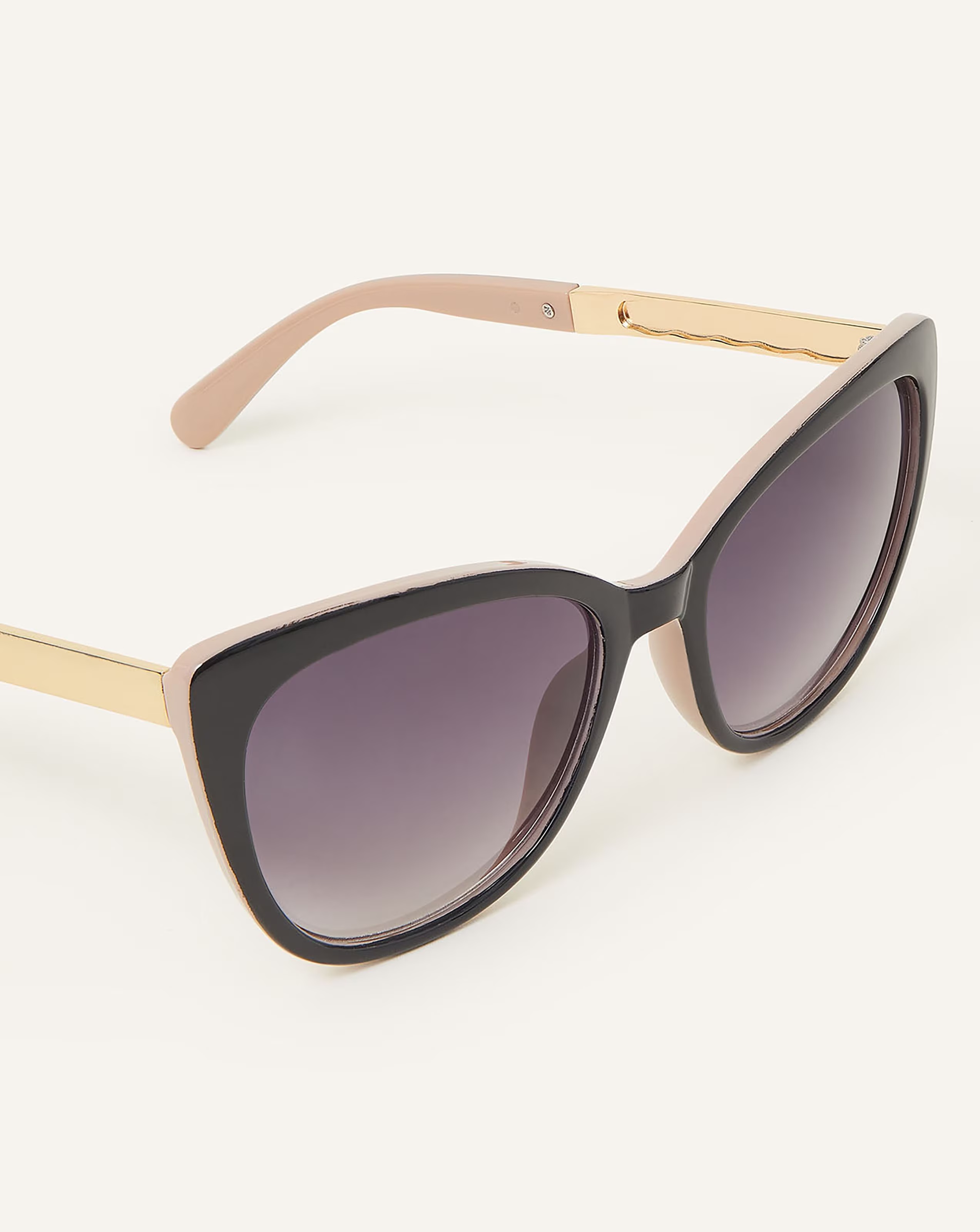 75953-accessorize-classic-cateye-sunglasses-1.jpg