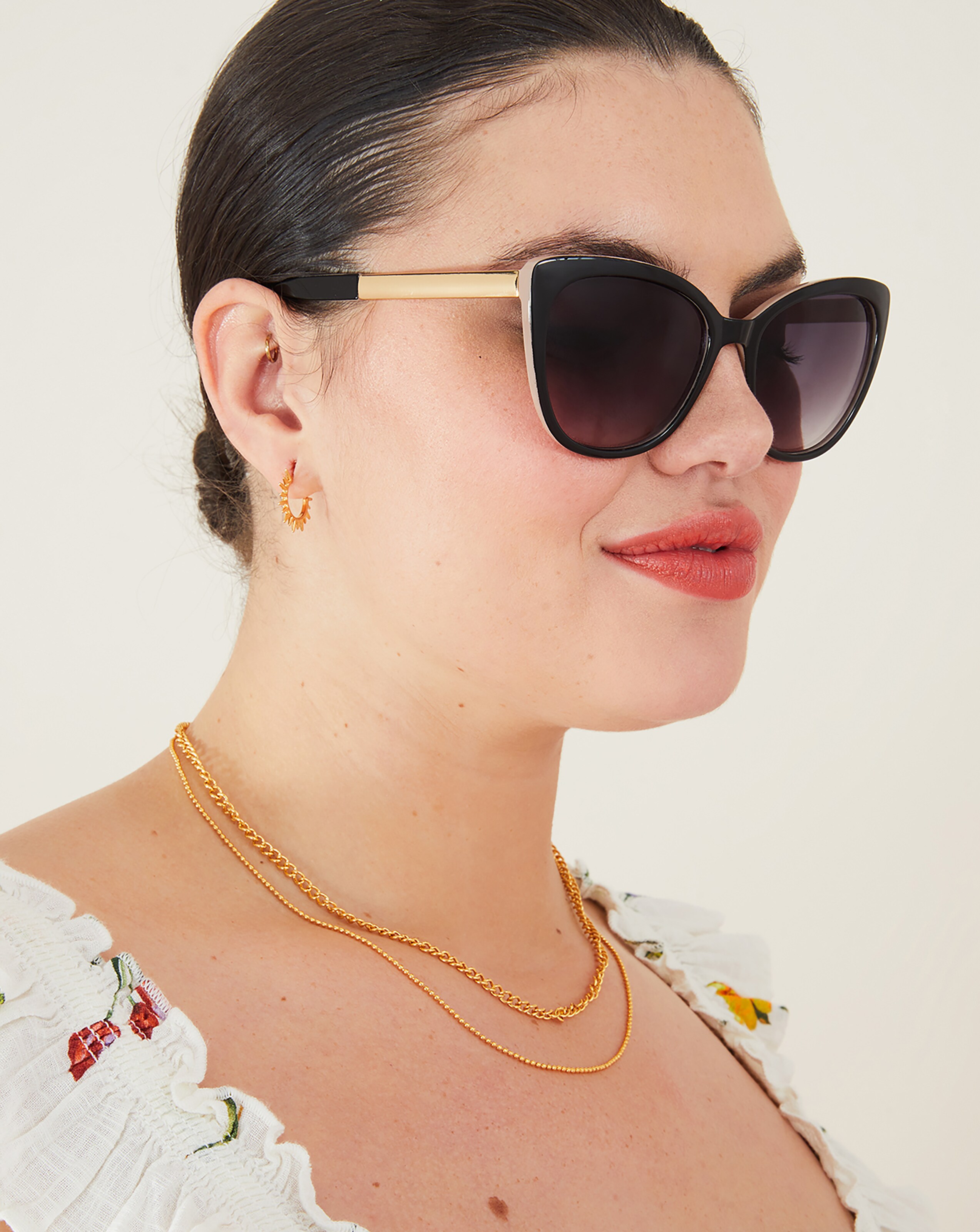 75953-accessorize-classic-cateye-sunglasses-1.jpg