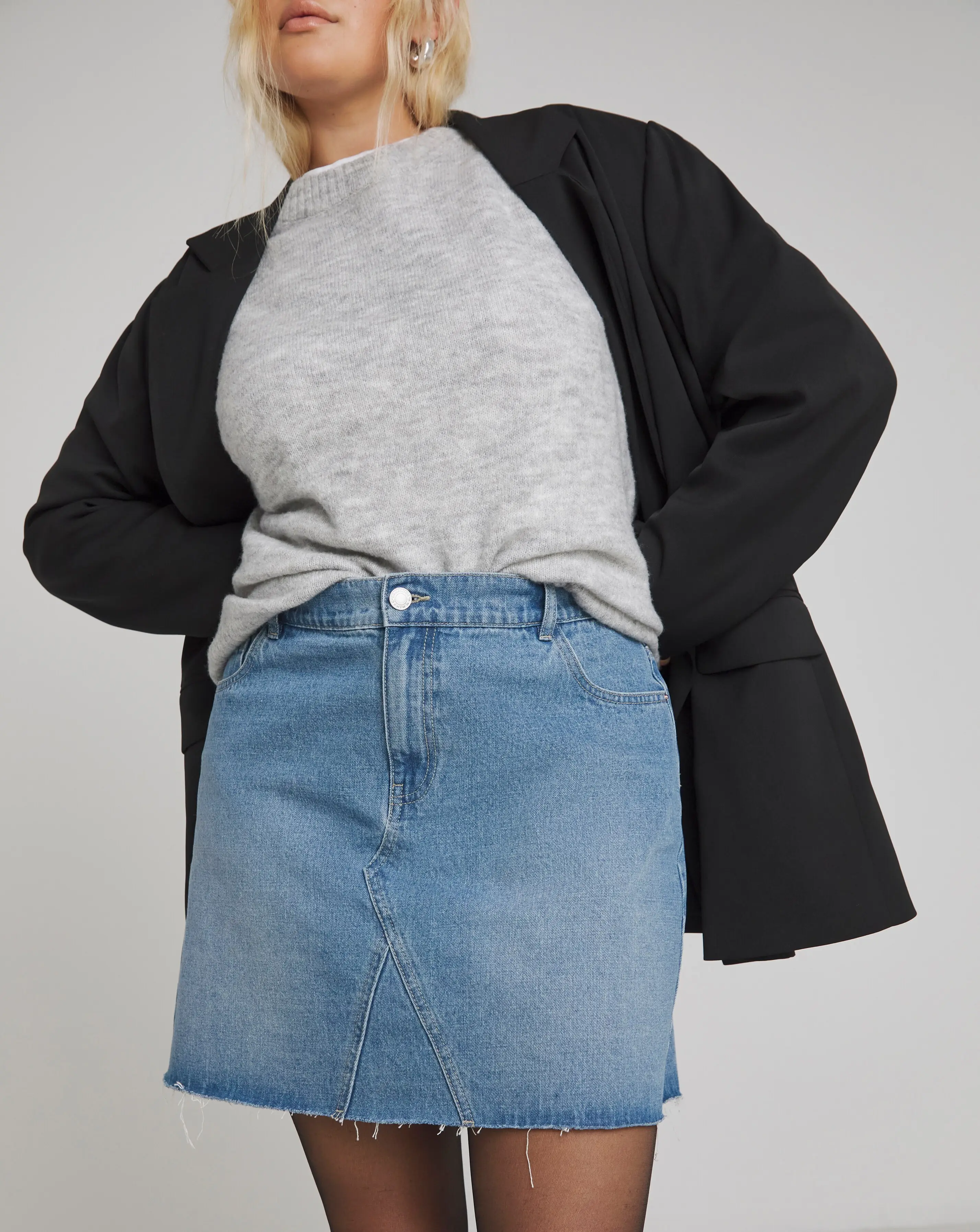7615-light-mid-blue-5-pocket-denim-mini-skirt-1.webp
