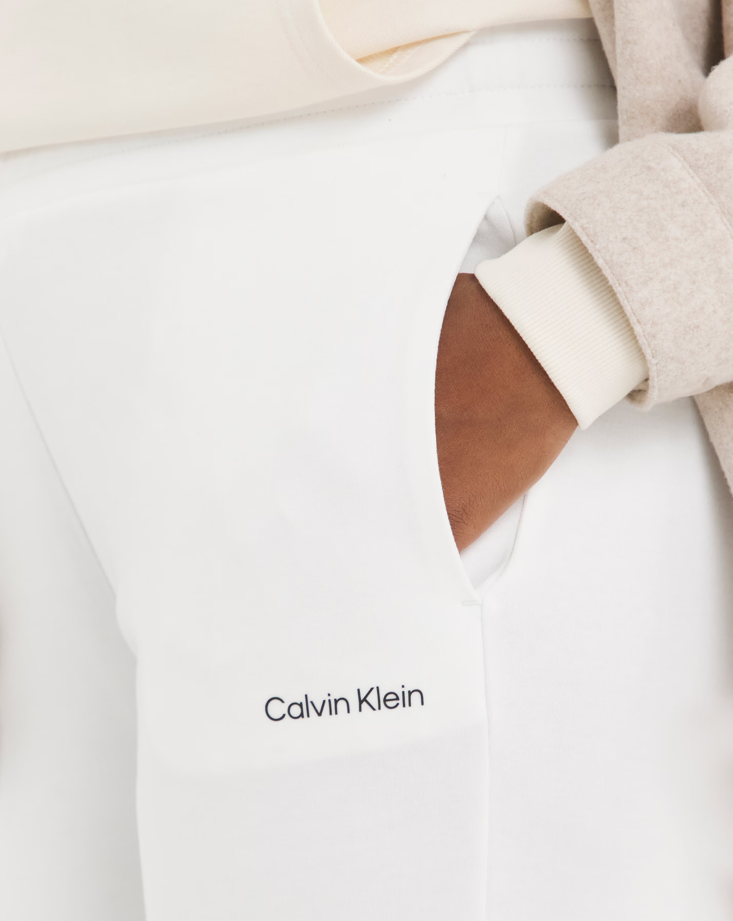 76580-calvin-klein-logo-skinny-cuffed-joggers-1.jpg