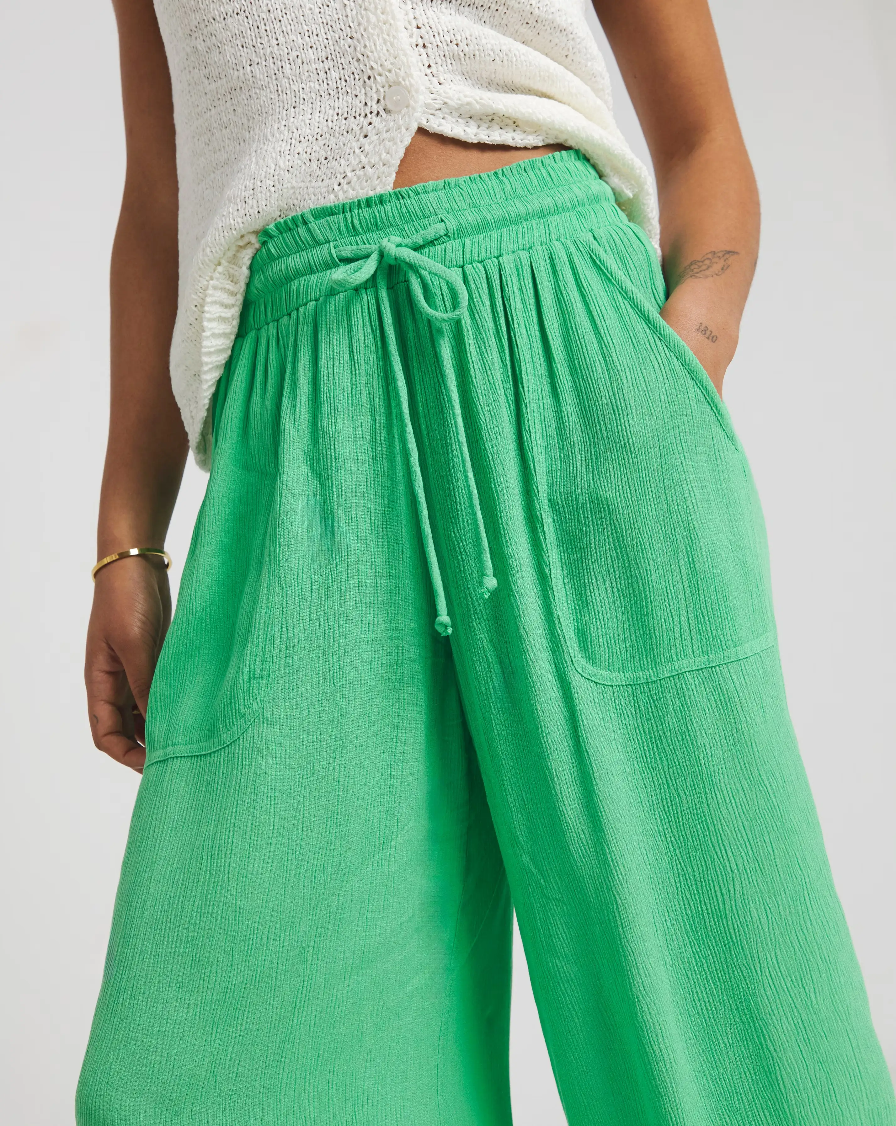76639-green-crinkle-tie-waist-wide-leg-culotte-1.jpg