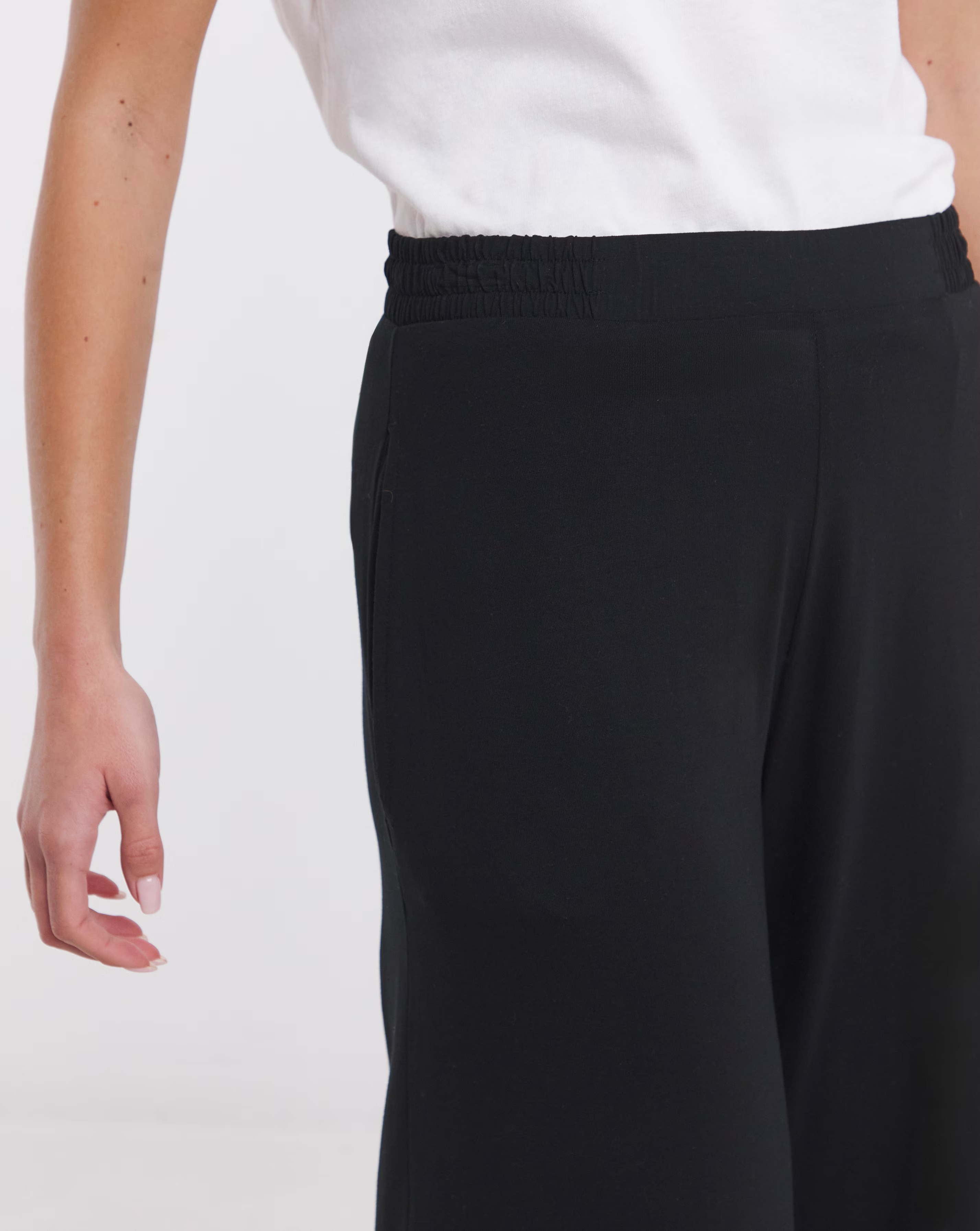 76807-black-jersey-elasticated-waist-wide-leg-trouser-1.jpg