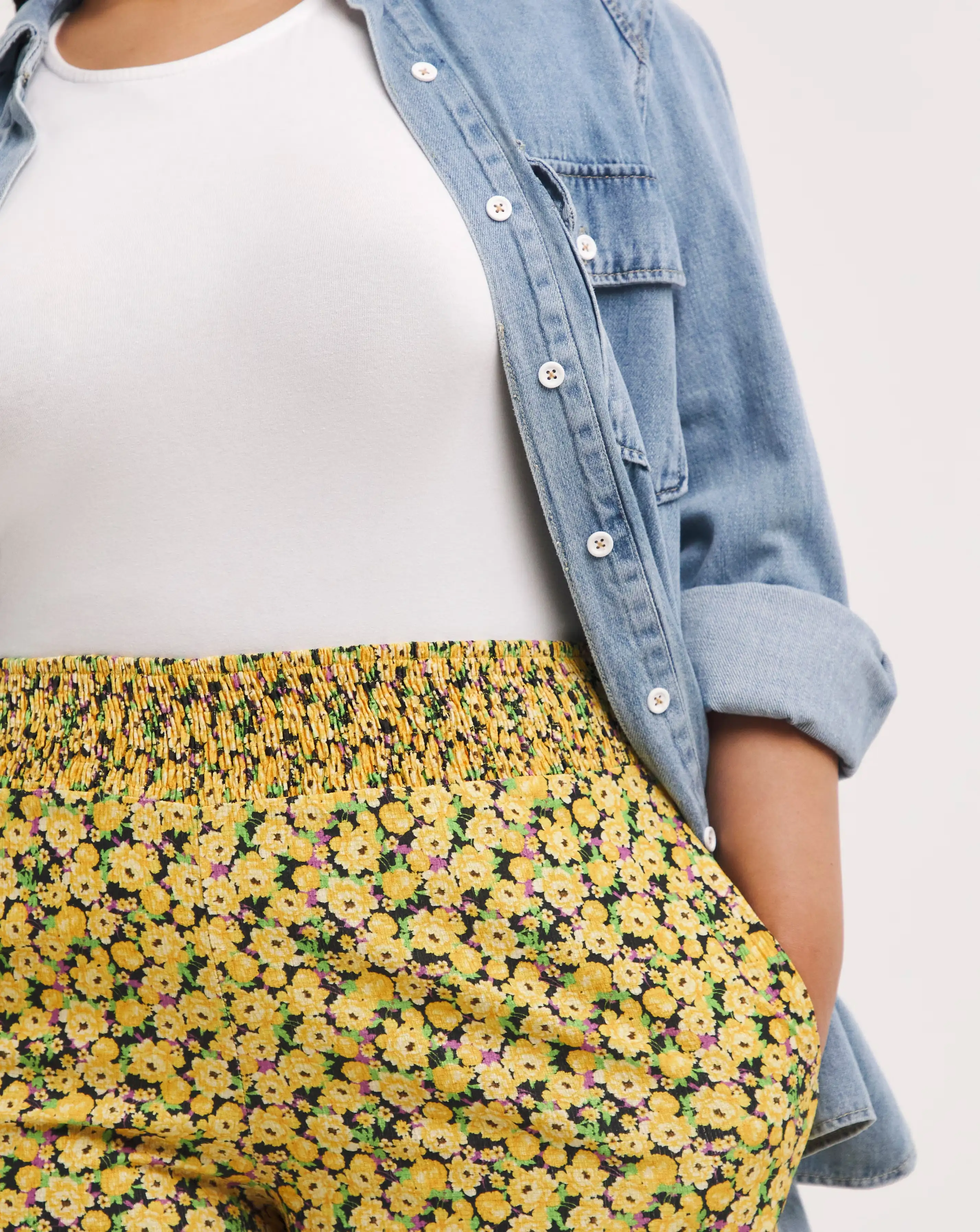 77297-floral-print-textured-shorts-1.webp