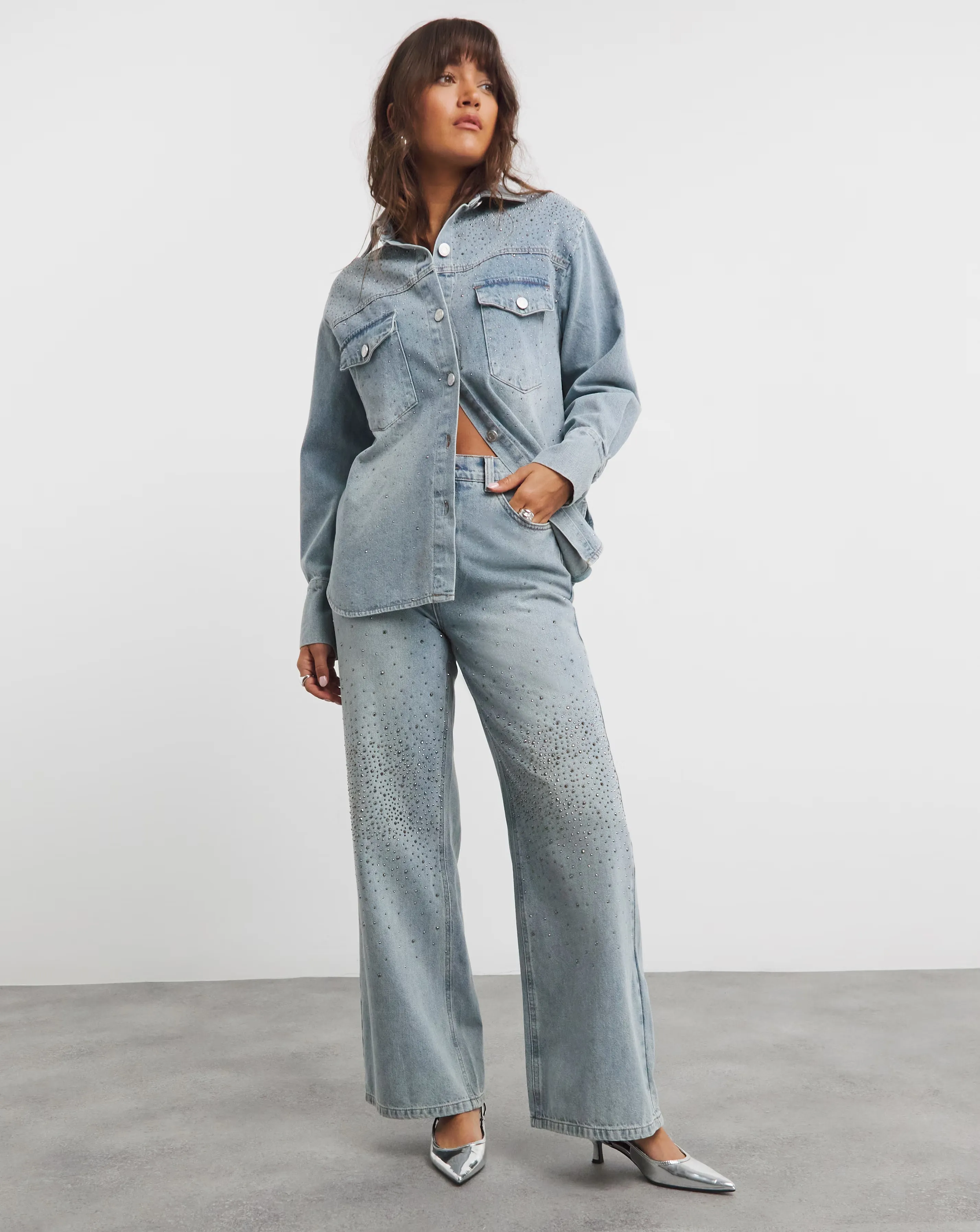 7757-light-wash-embellished-oversized-denim-shirt-1.webp