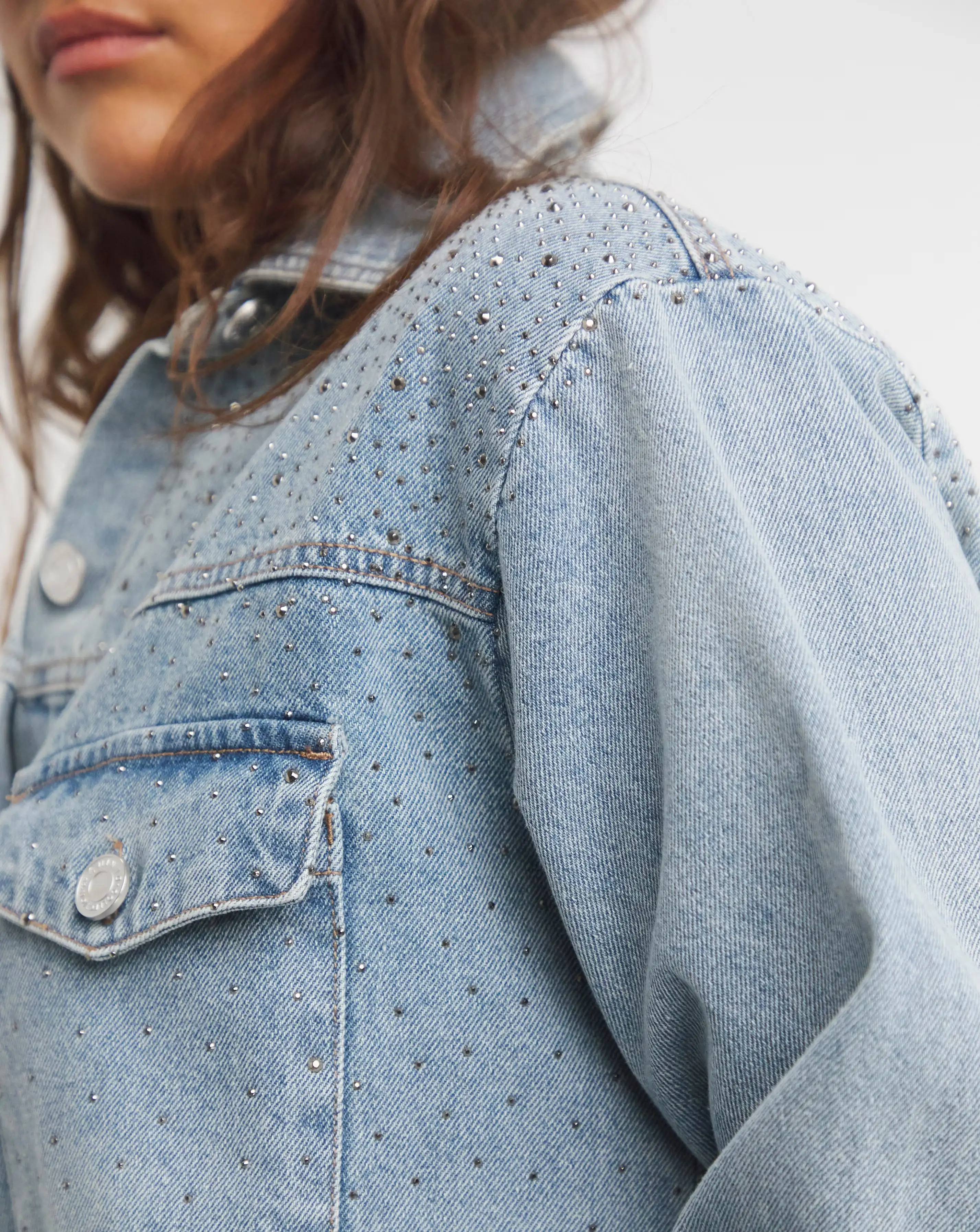 7757-light-wash-embellished-oversized-denim-shirt-1.webp