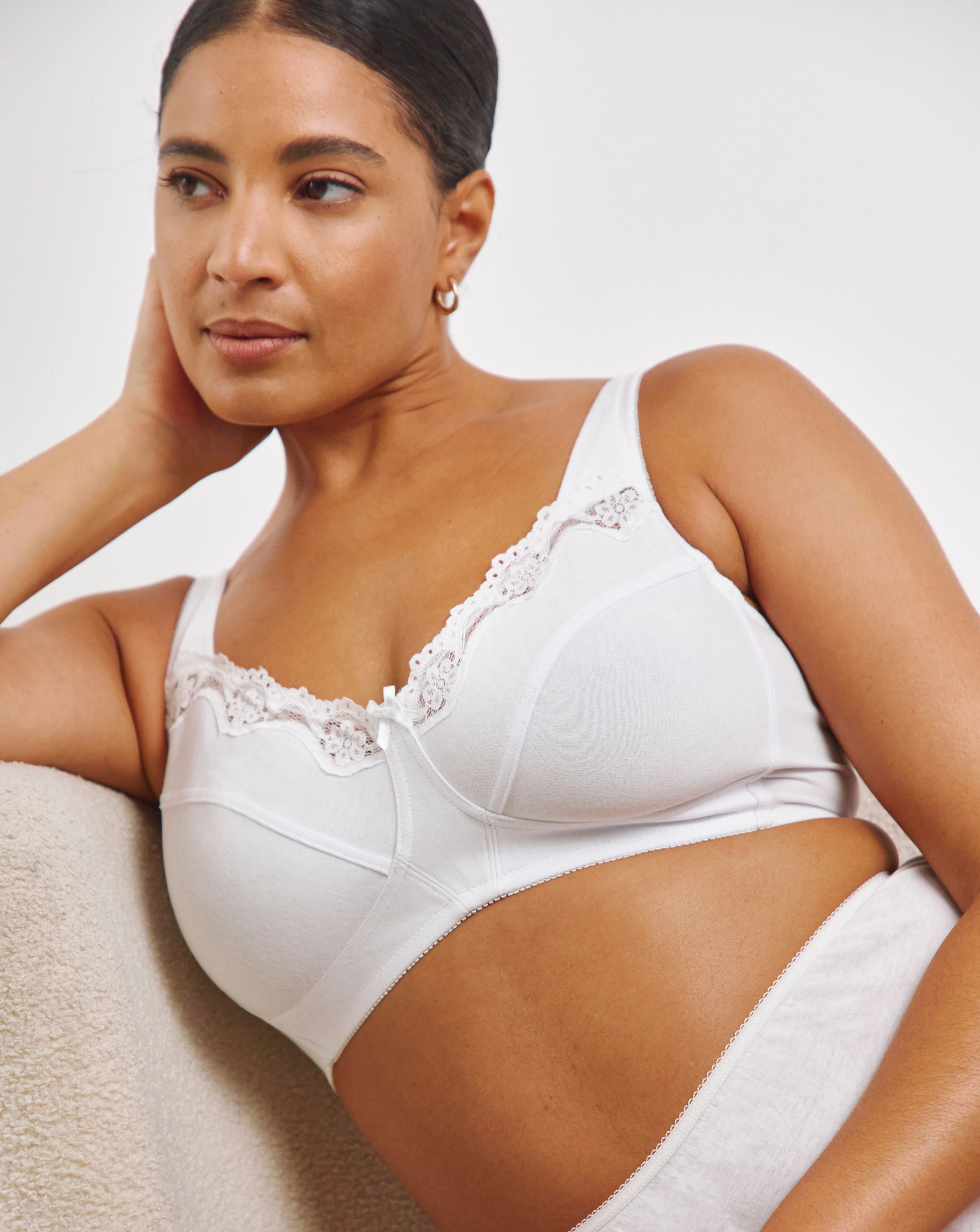 77883-pretty-secrets-2-pack-full-cup-non-wired-cotton-bras-b-g-white-black-1.webp