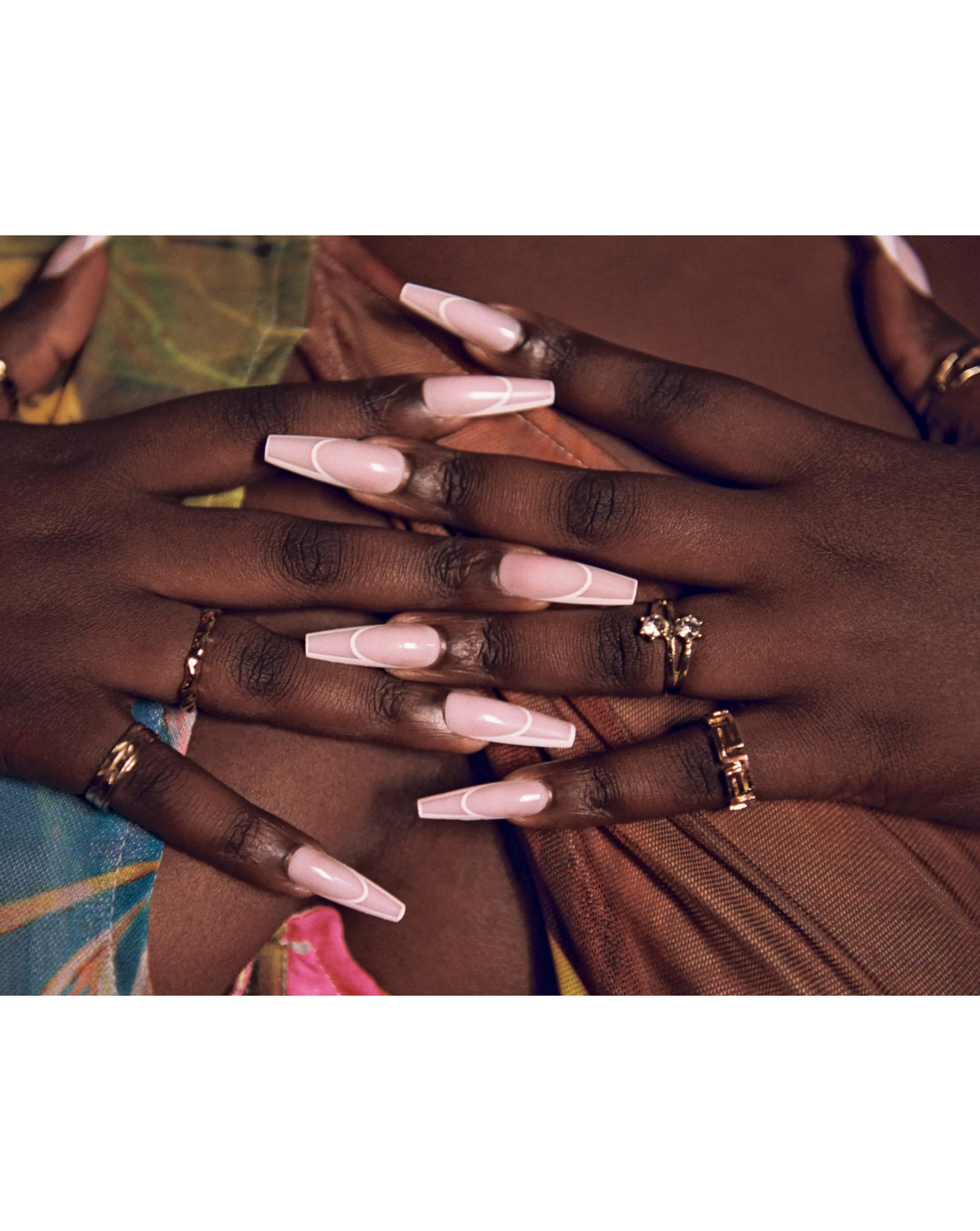 77986-blk-listed-instant-acrylic-nails-nude-outline-1.jpg