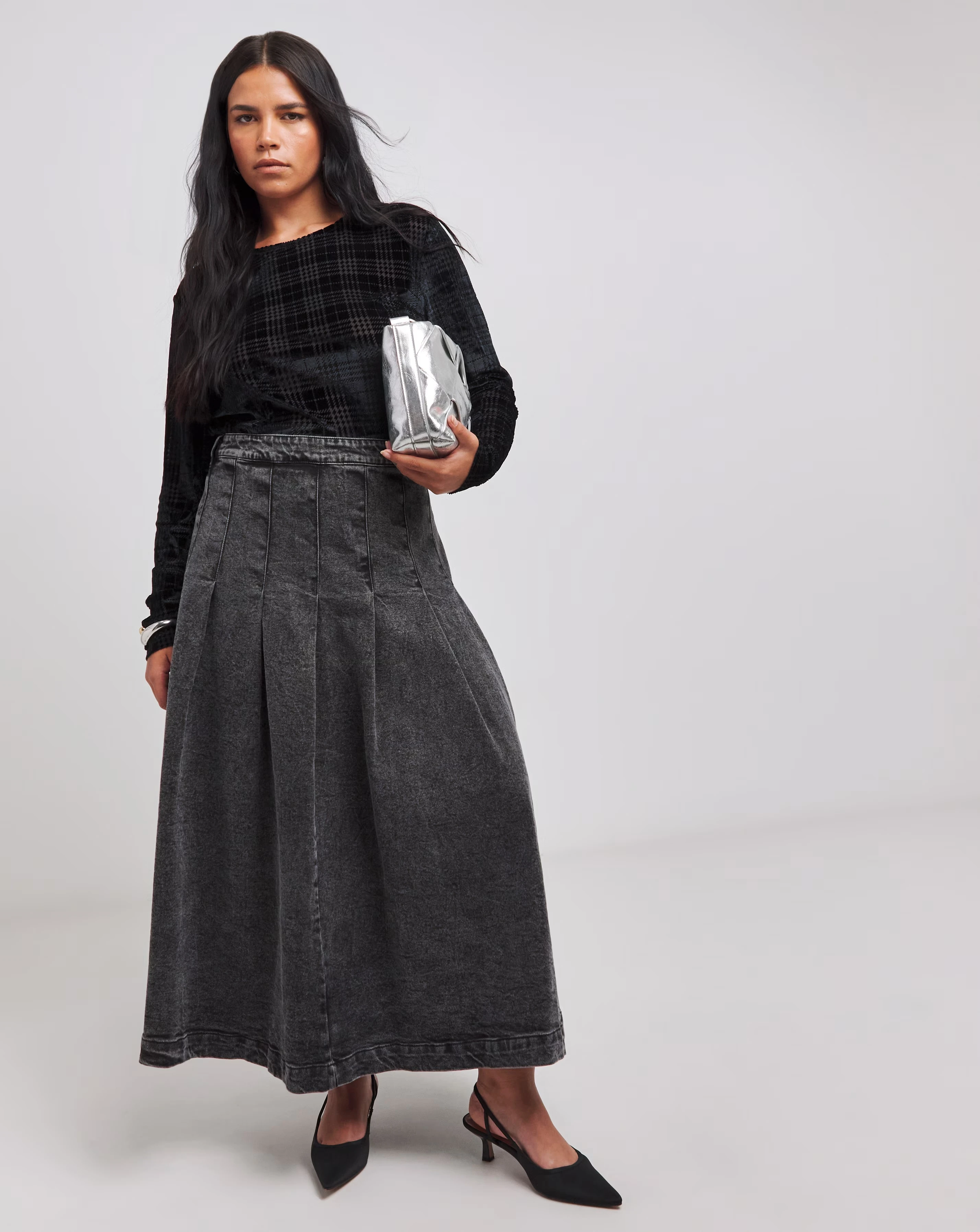 78526-black-velvet-check-burn-out-top-1.webp