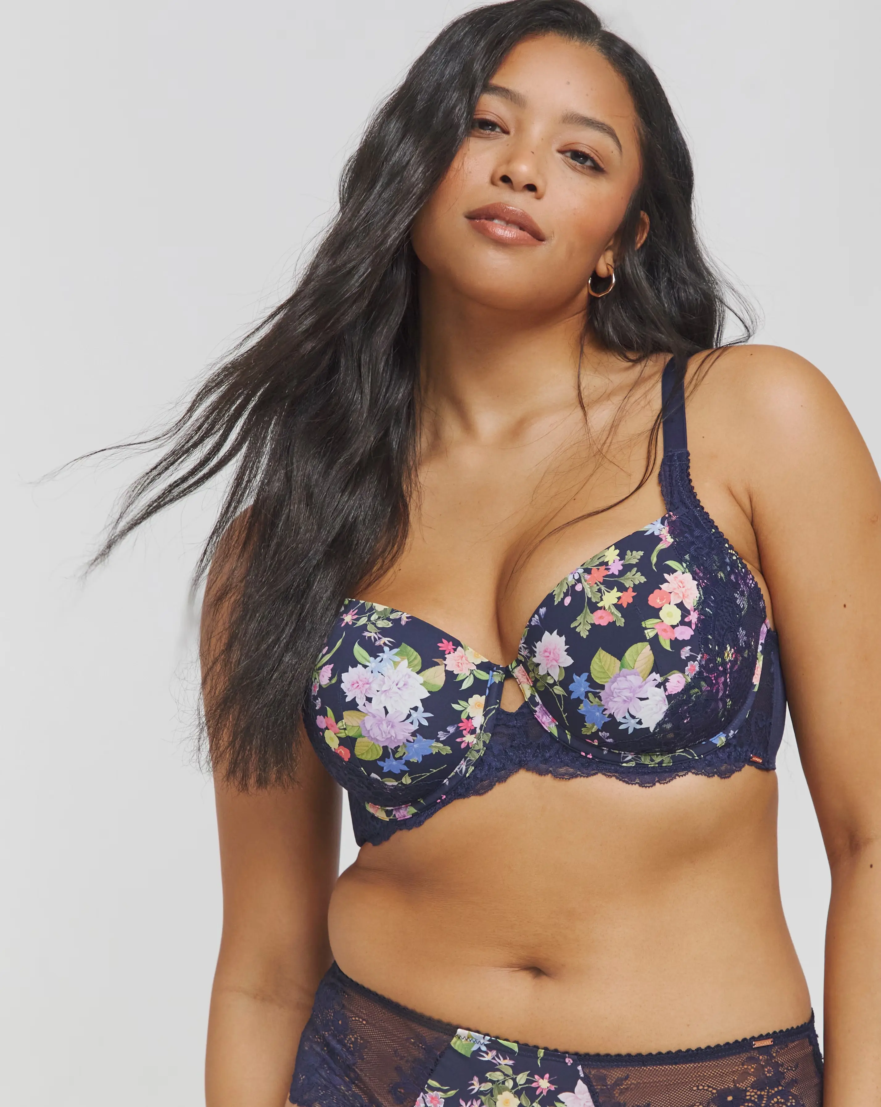80202-dorina-curves-finley-moulded-cup-wired-bra-1.webp