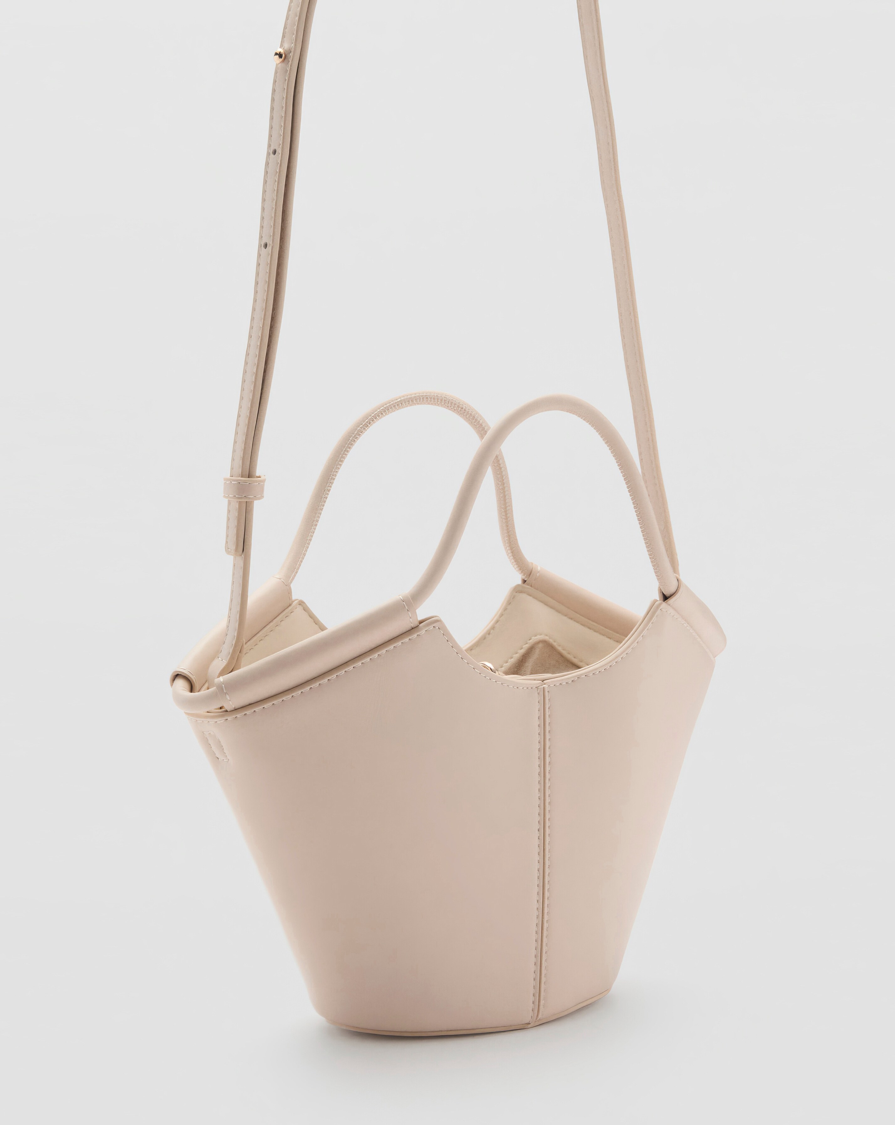 80969-mango-bucket-crossbody-bag-1.jpg