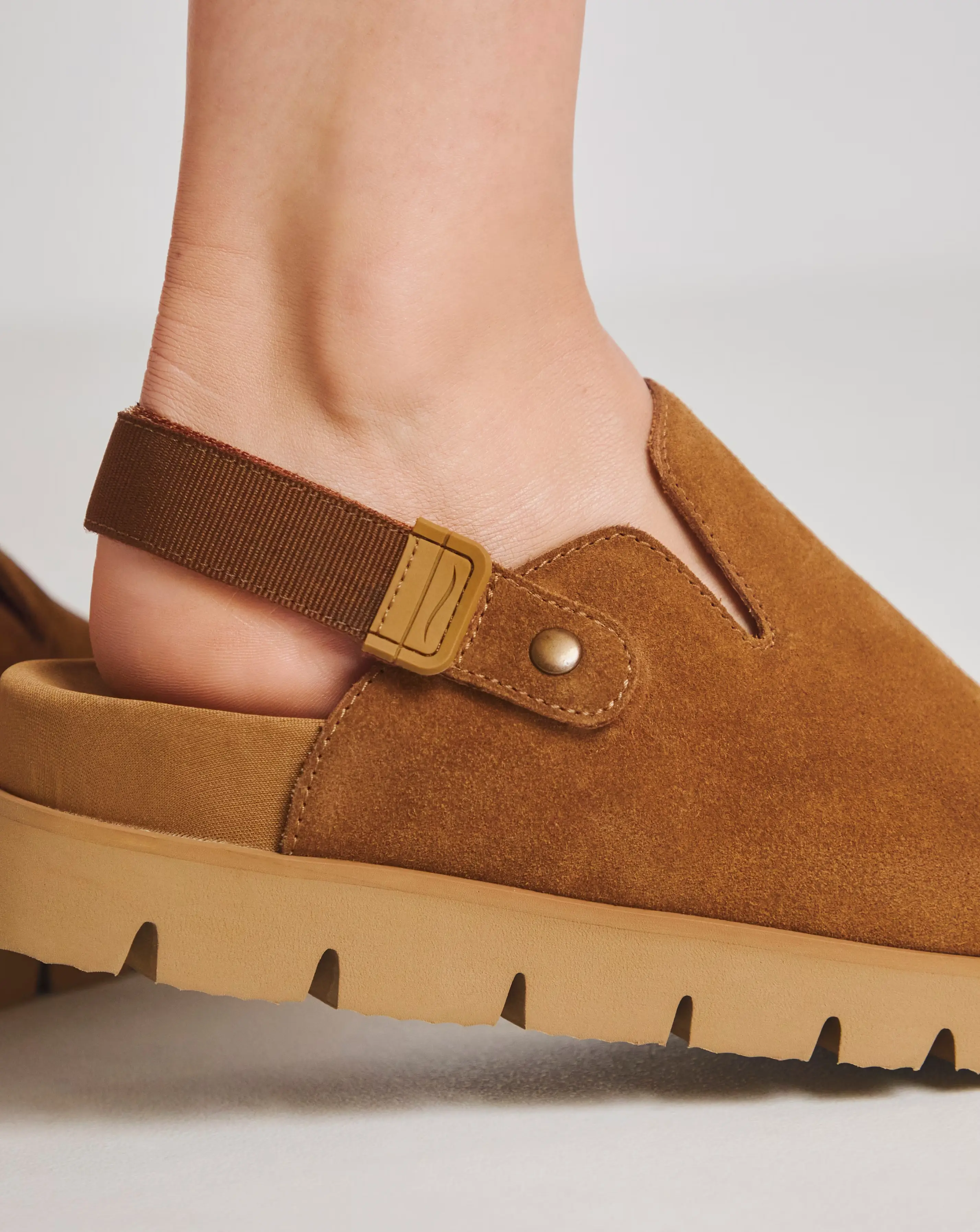 81418-austin-suede-chunky-closed-toe-mules-wide-fit-e–1.webp