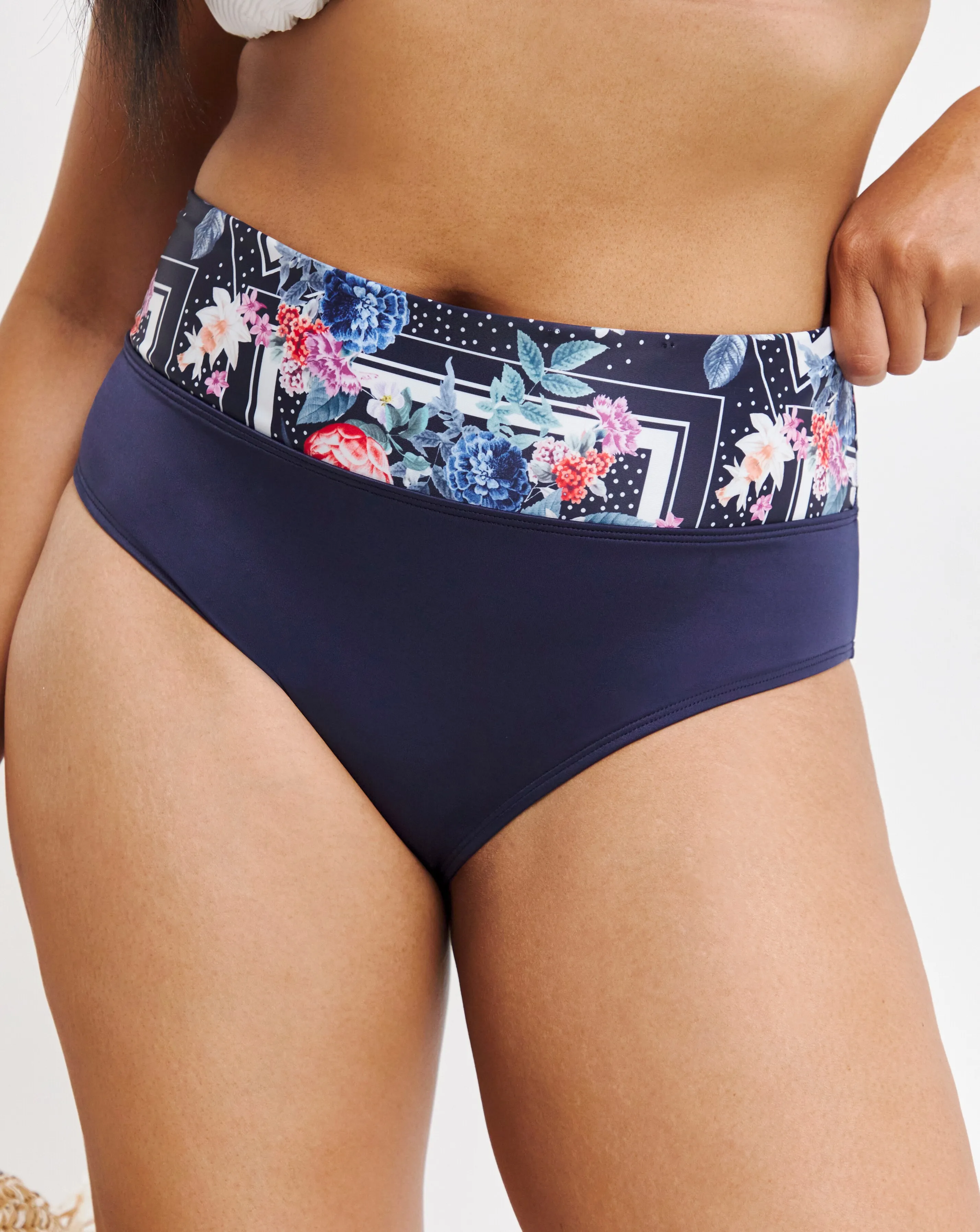 83457-dorina-curves-monaco-foldover-bikini-brief-1.webp