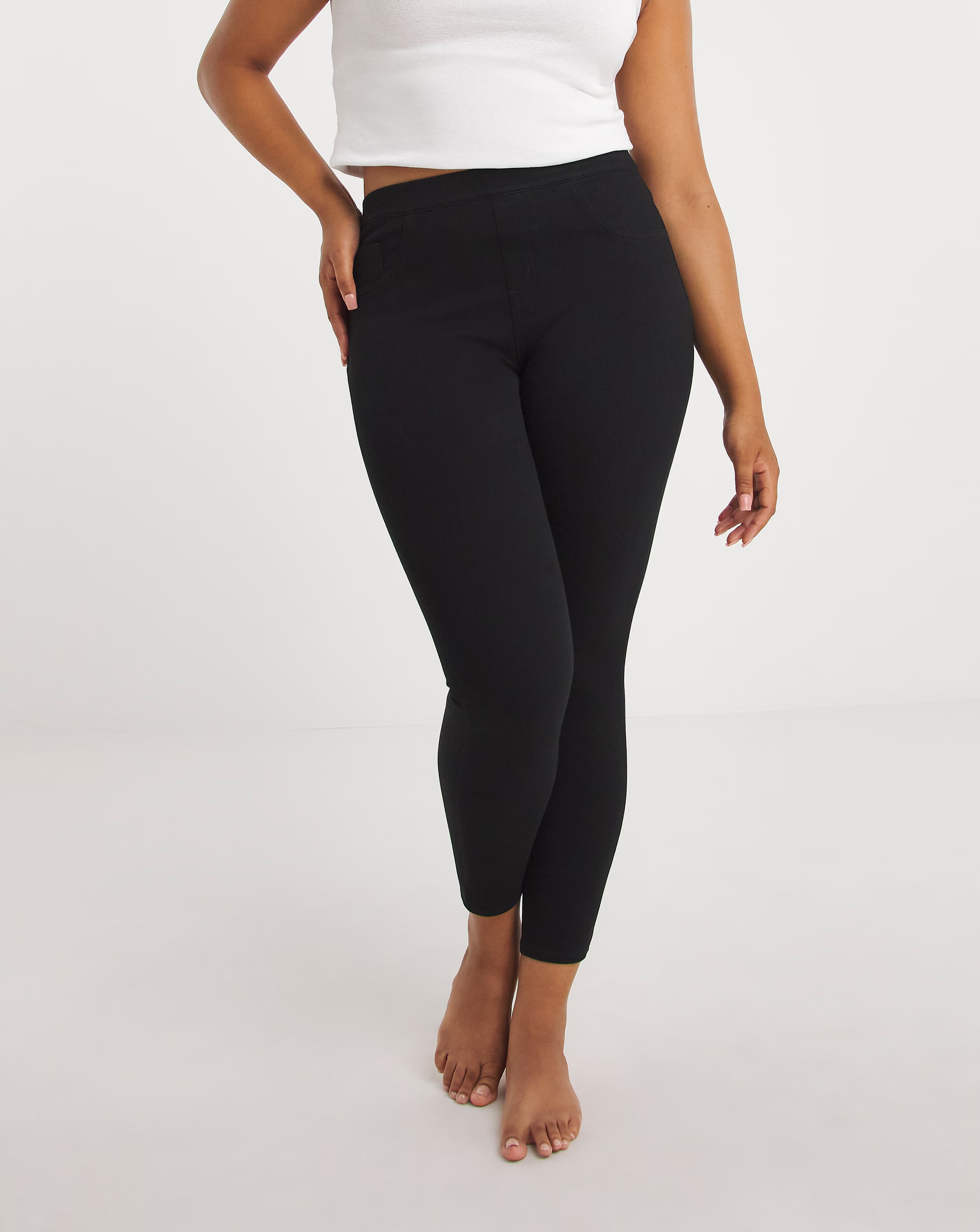 83843-spanx-medium-control-jean-ish-ankle-leggings-black-1.jpg