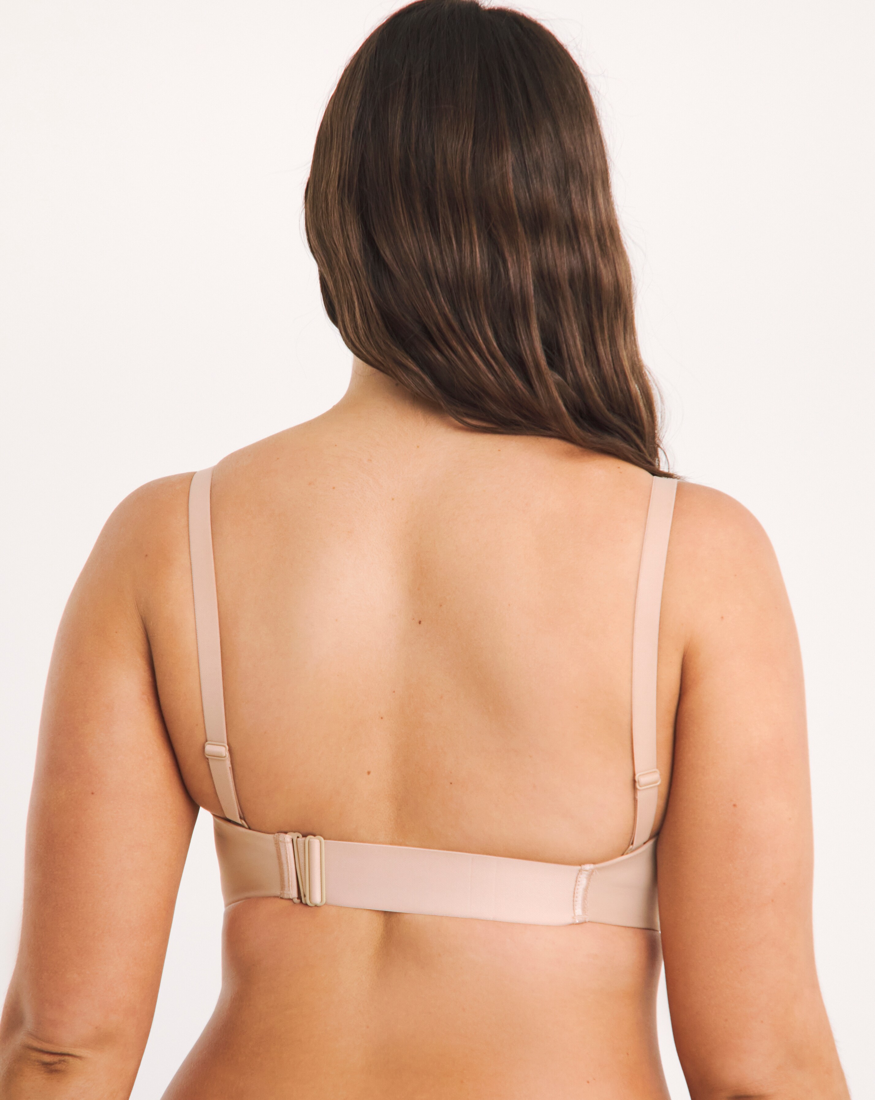 84867-wonderbra-ultimate-plunge-bra-beige-1.webp