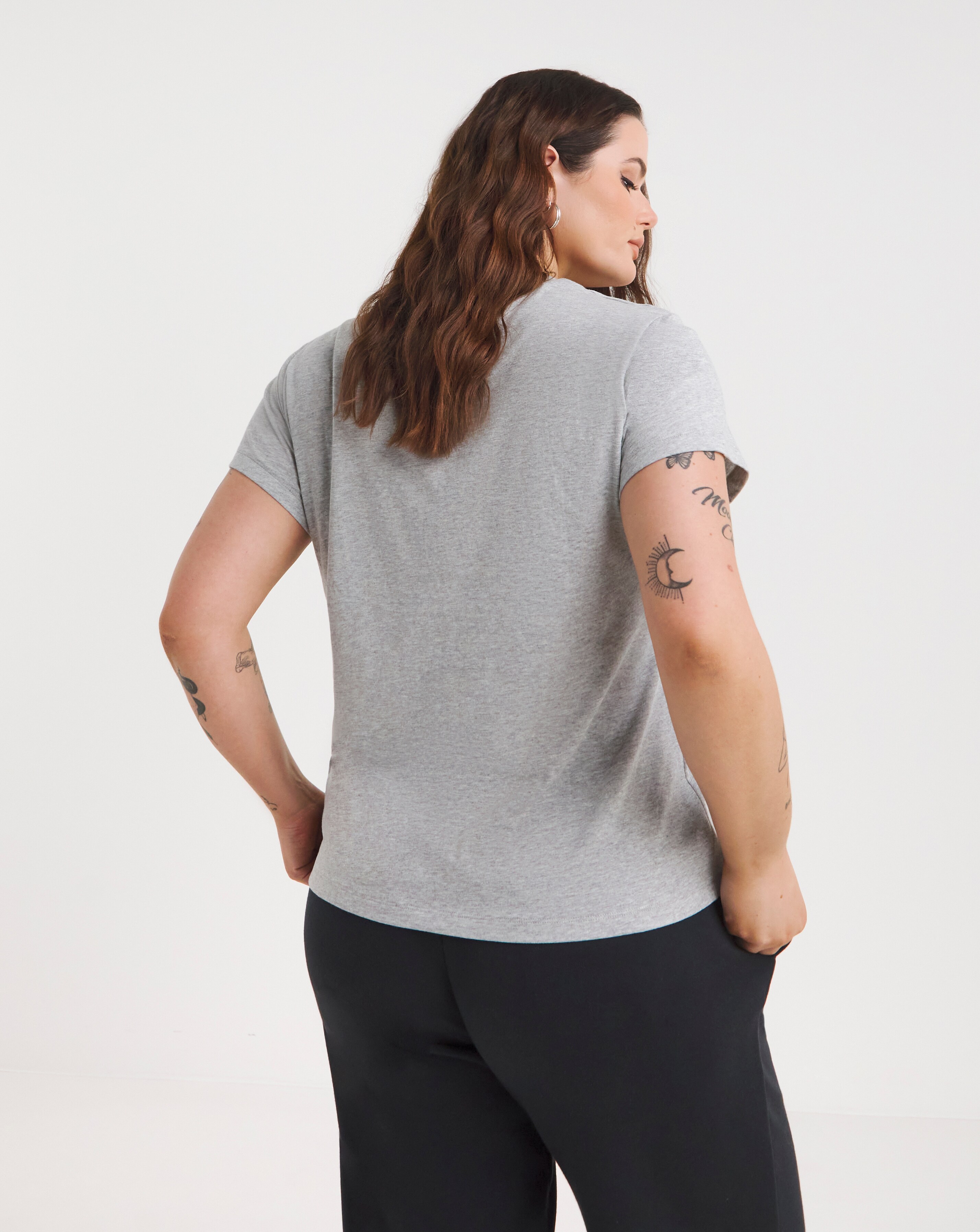 85054-new-balance-sport-circular-t-shirt-1.webp