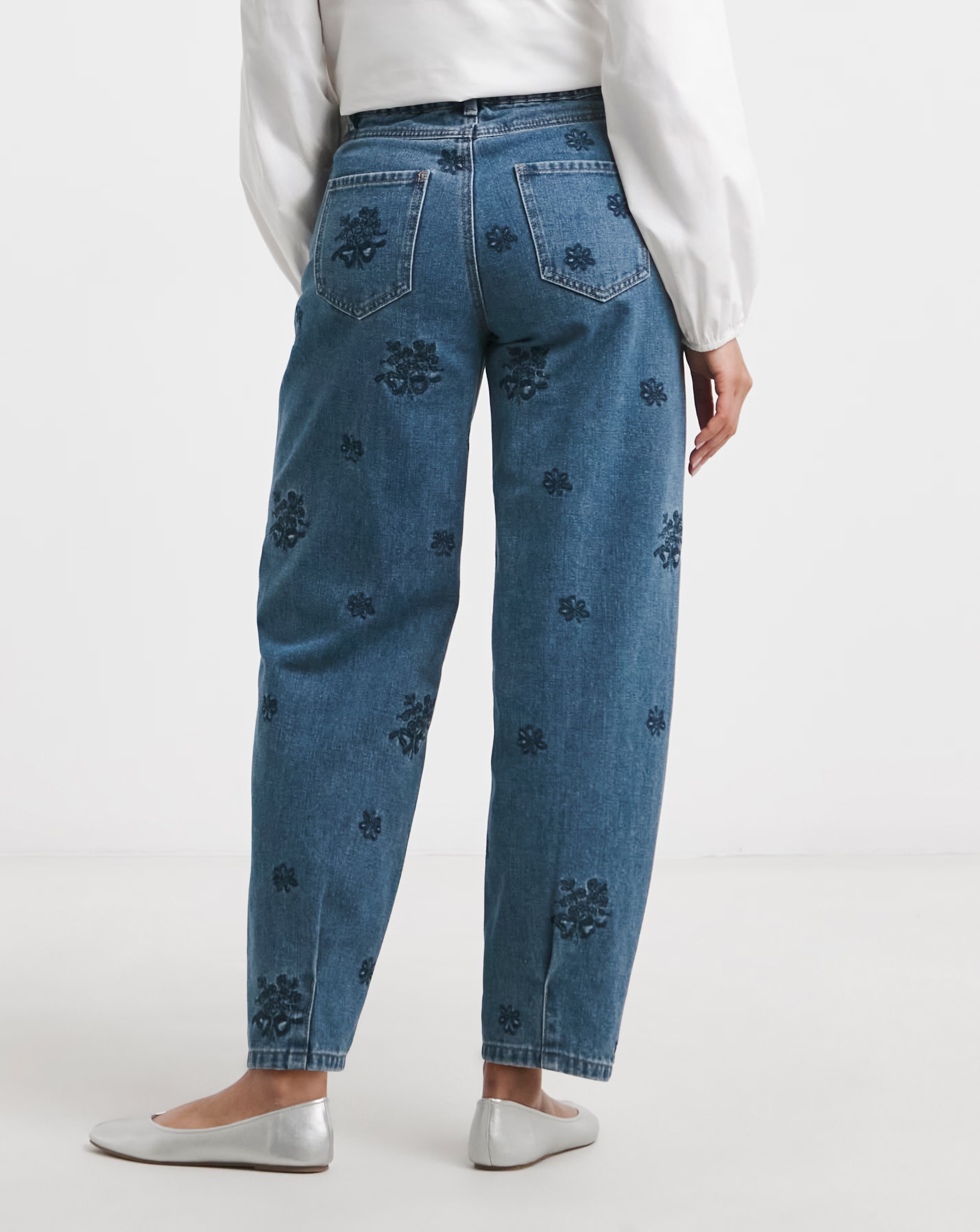 8520-embroidered-barrel-leg-jeans-mid-wash-1.jpg