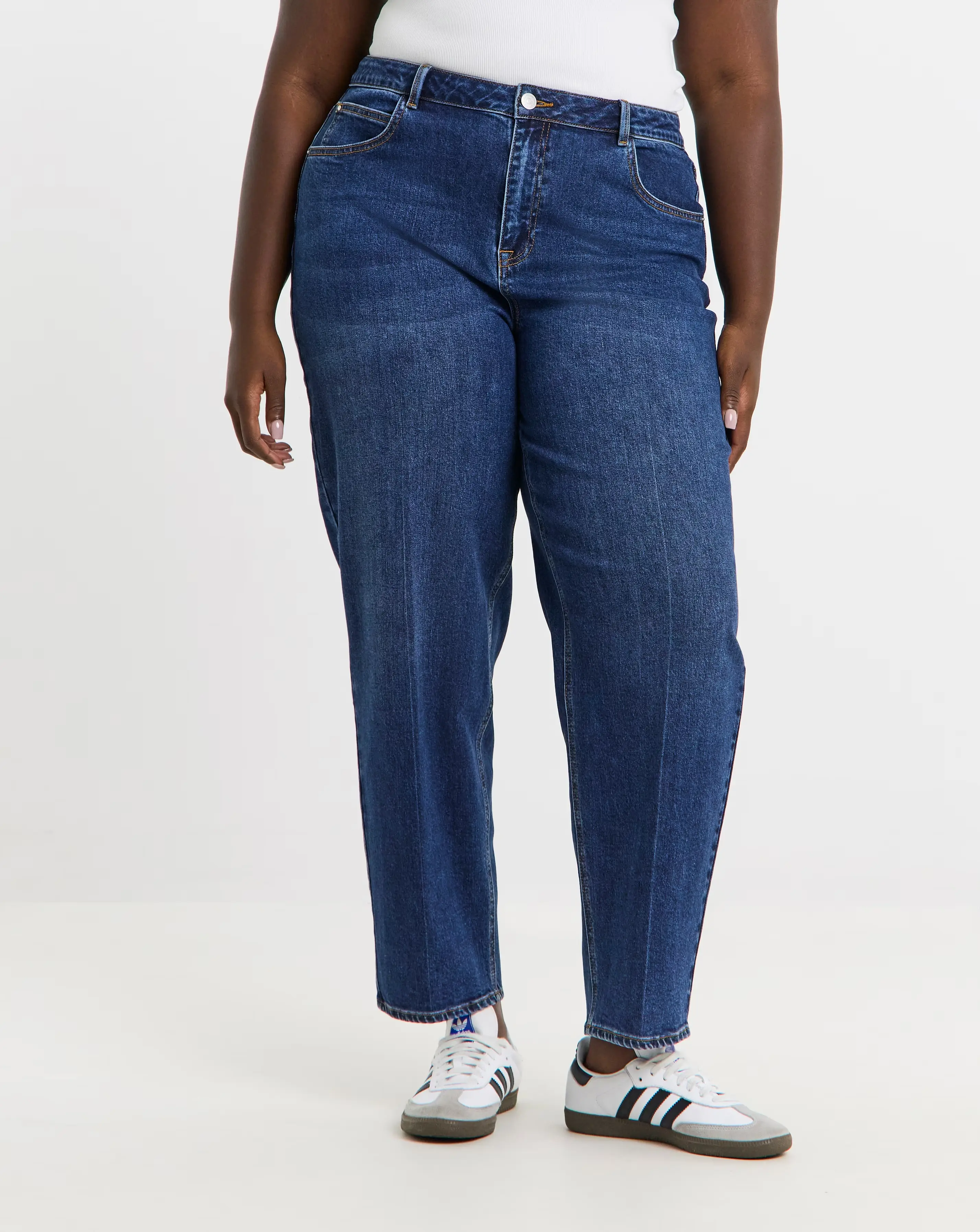 8572-mid-wash-smart-tapered-barrel-jean-1.webp